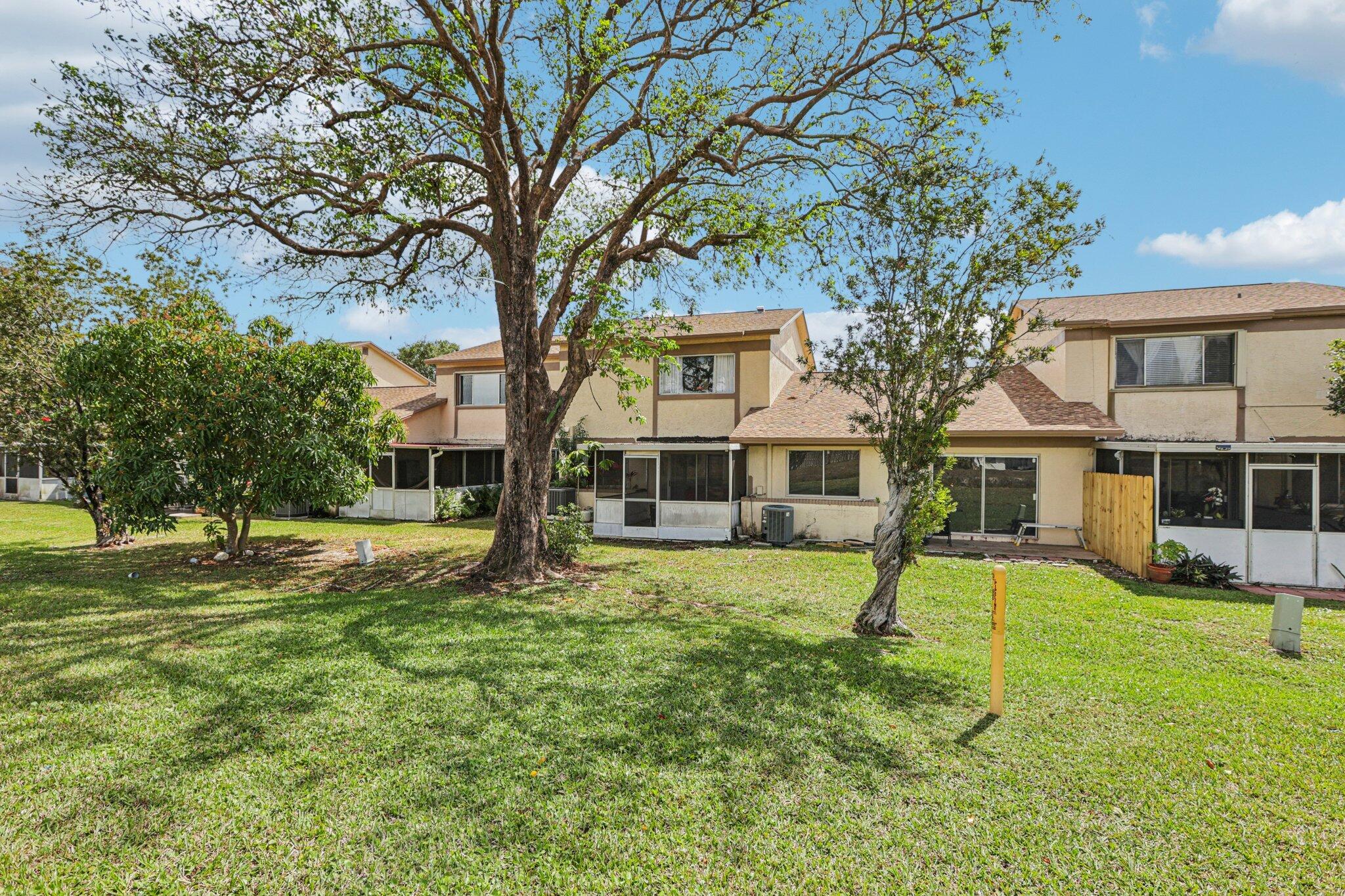 COUNTRY SQUIRE TOWNHOMES CONDO 7 - Residential