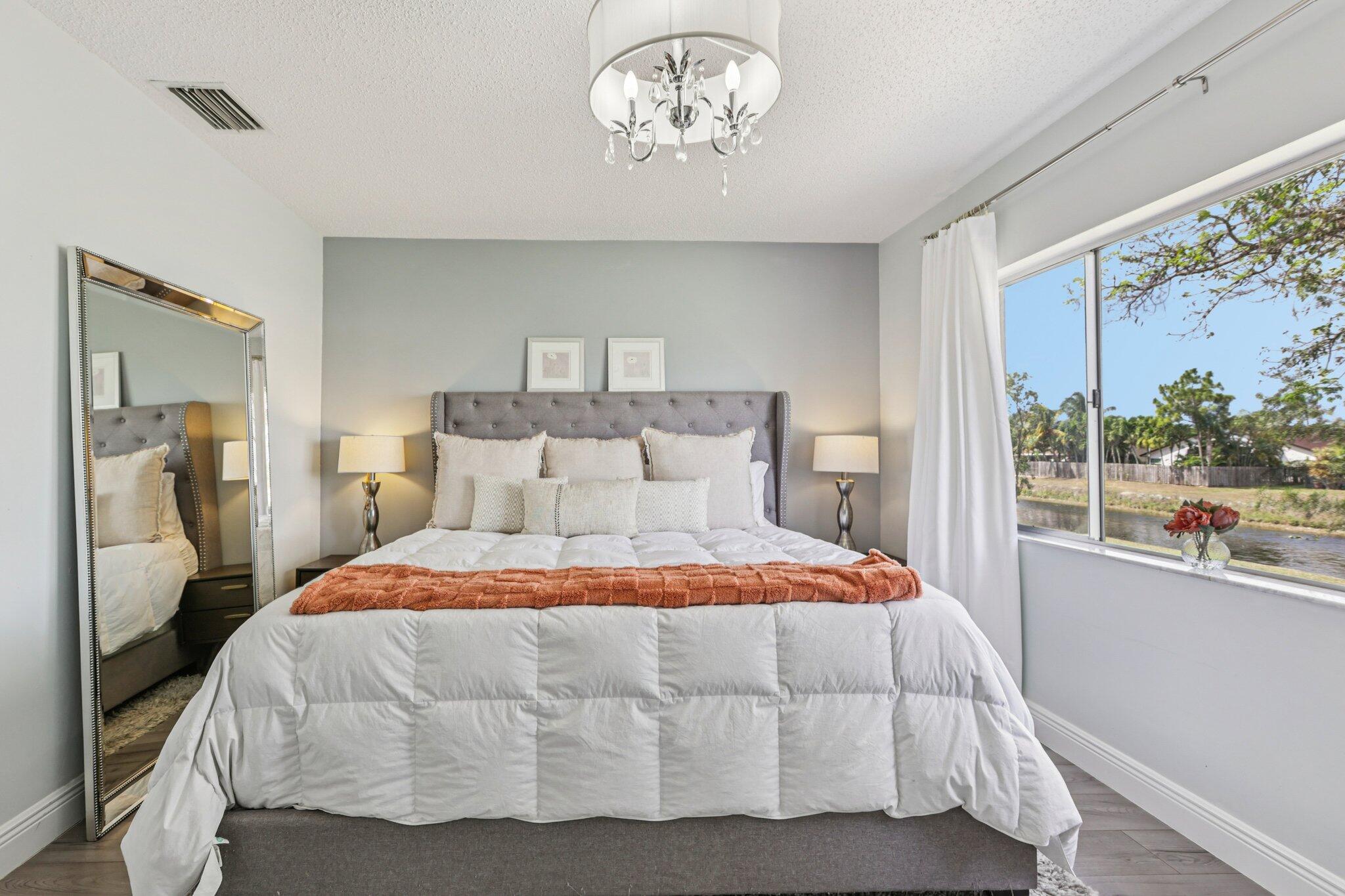 COUNTRY SQUIRE TOWNHOMES CONDO 7 - Residential