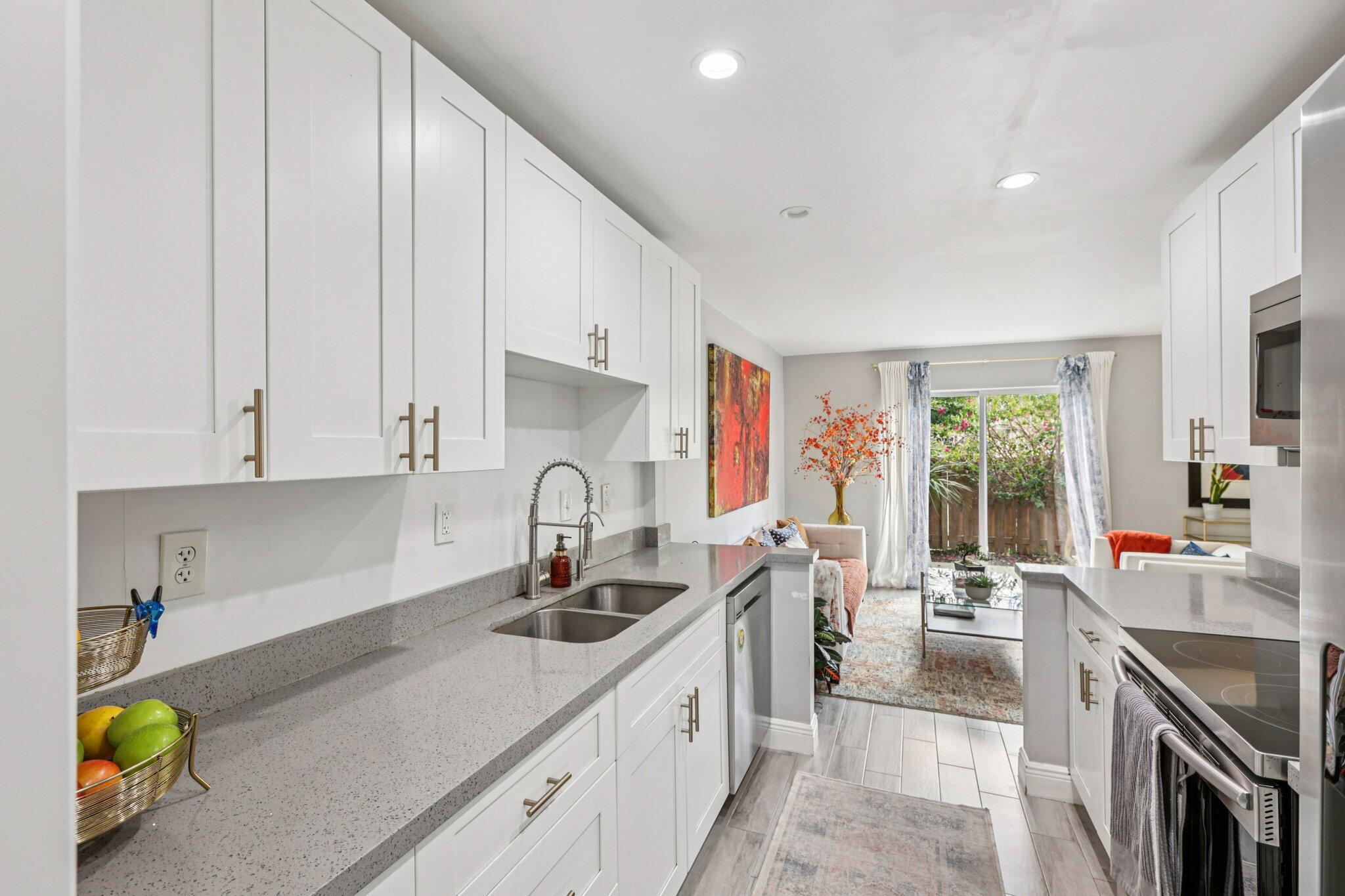 COUNTRY SQUIRE TOWNHOMES CONDO 7 - Residential