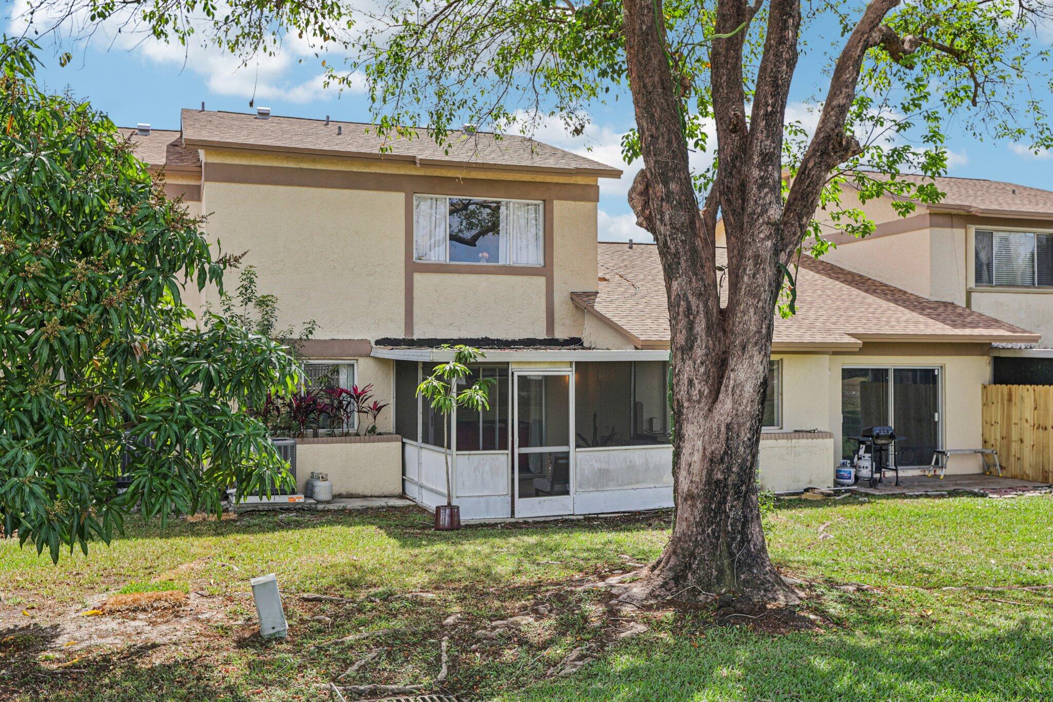 COUNTRY SQUIRE TOWNHOMES CONDO 7 - Residential