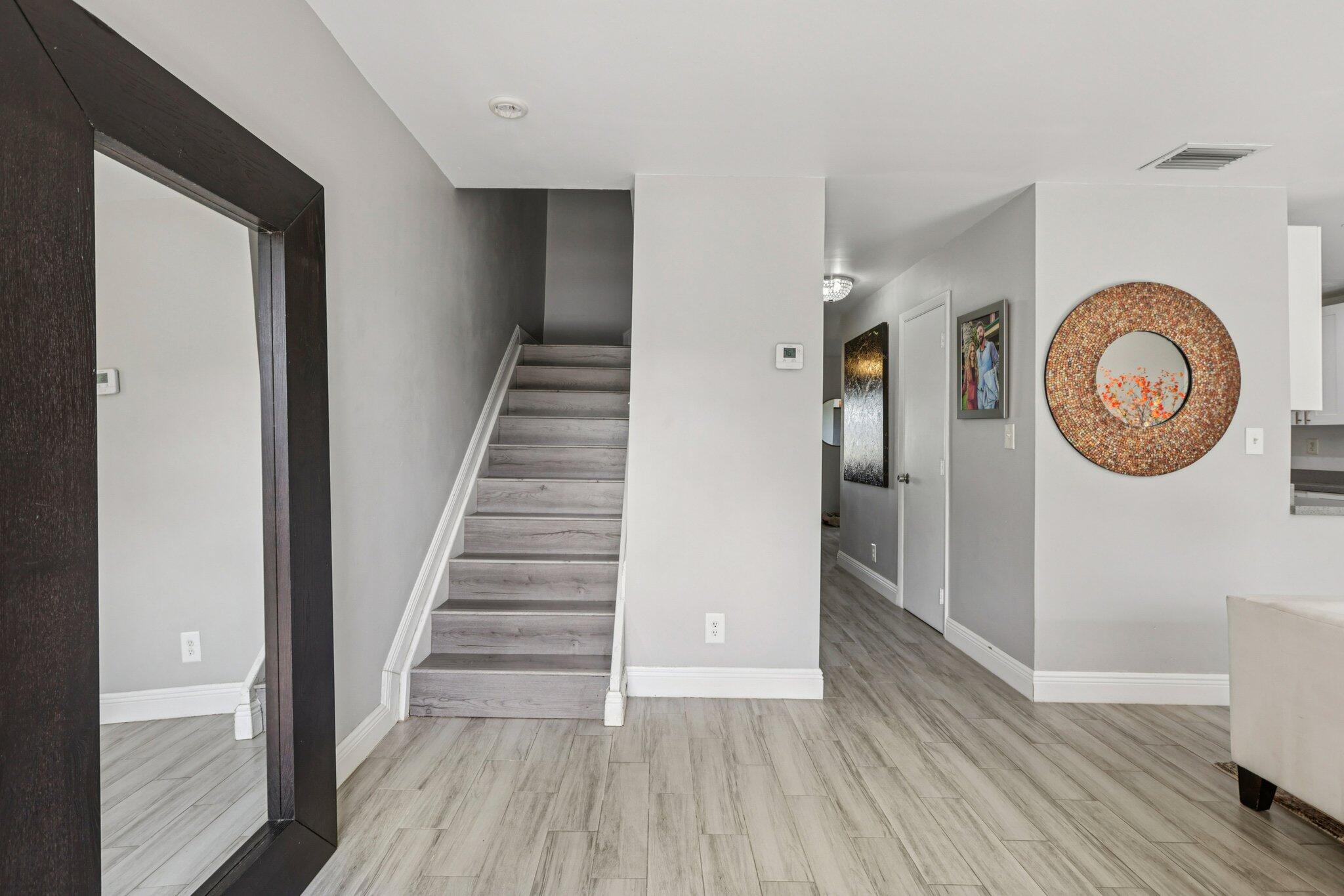 COUNTRY SQUIRE TOWNHOMES CONDO 7 - Residential