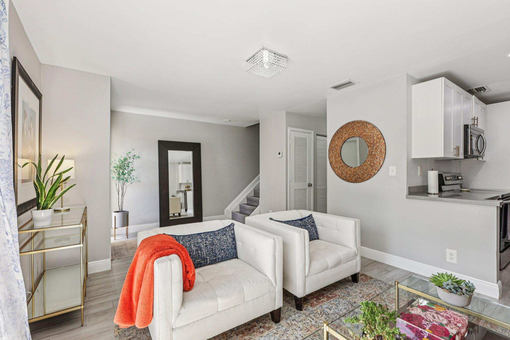 COUNTRY SQUIRE TOWNHOMES CONDO 7 - Residential