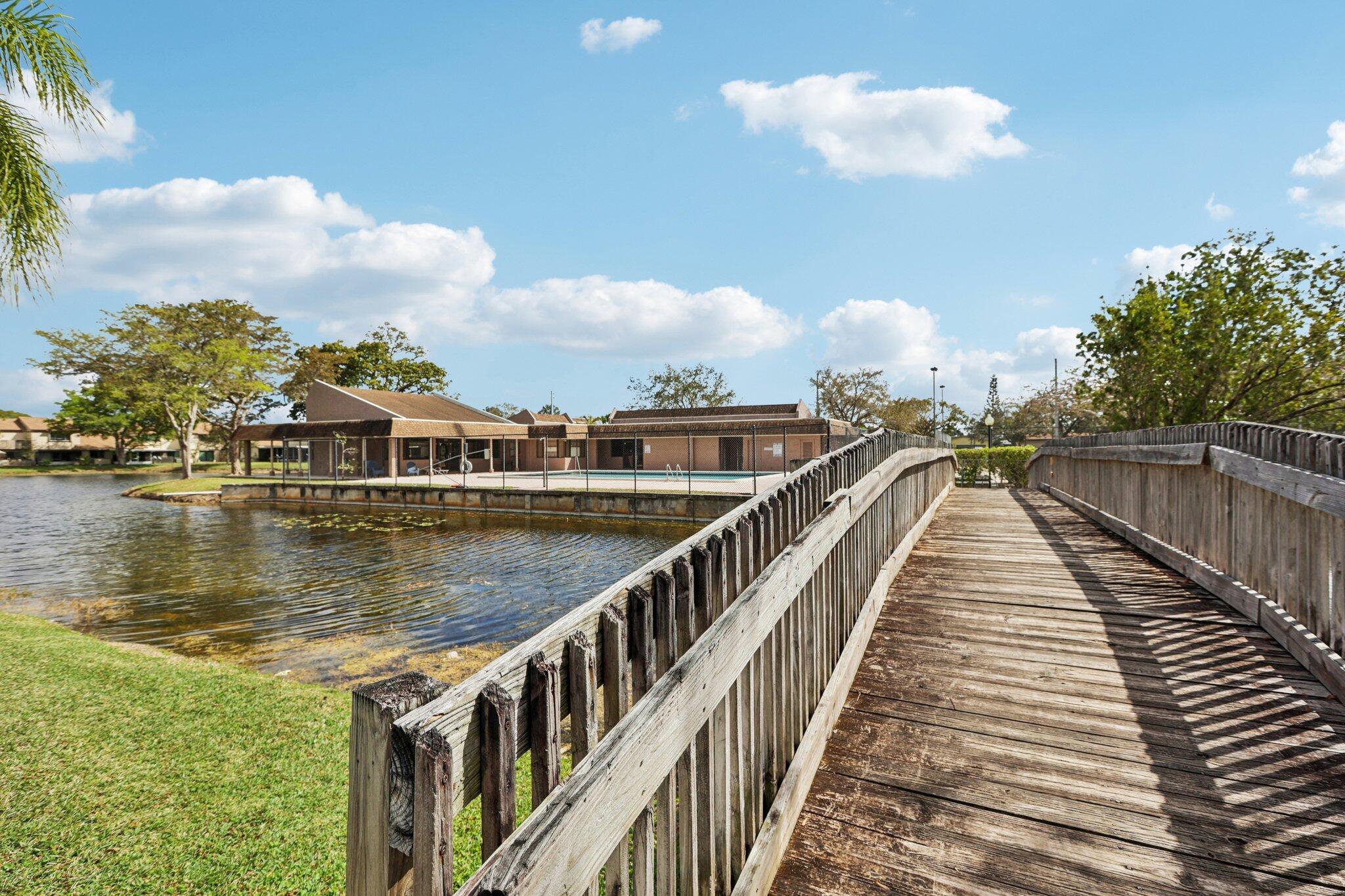 COUNTRY SQUIRE TOWNHOMES CONDO 7 - Residential