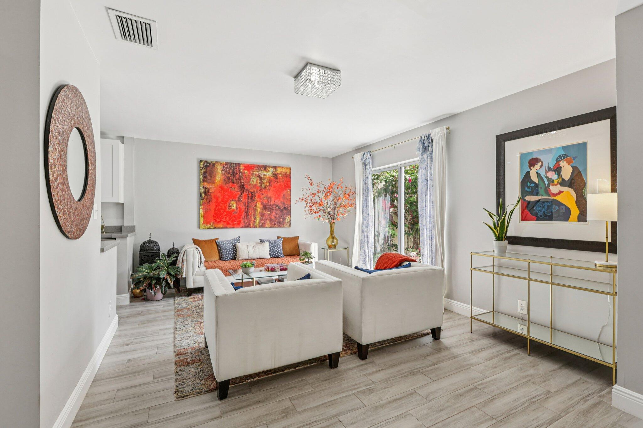 COUNTRY SQUIRE TOWNHOMES CONDO 7 - Residential