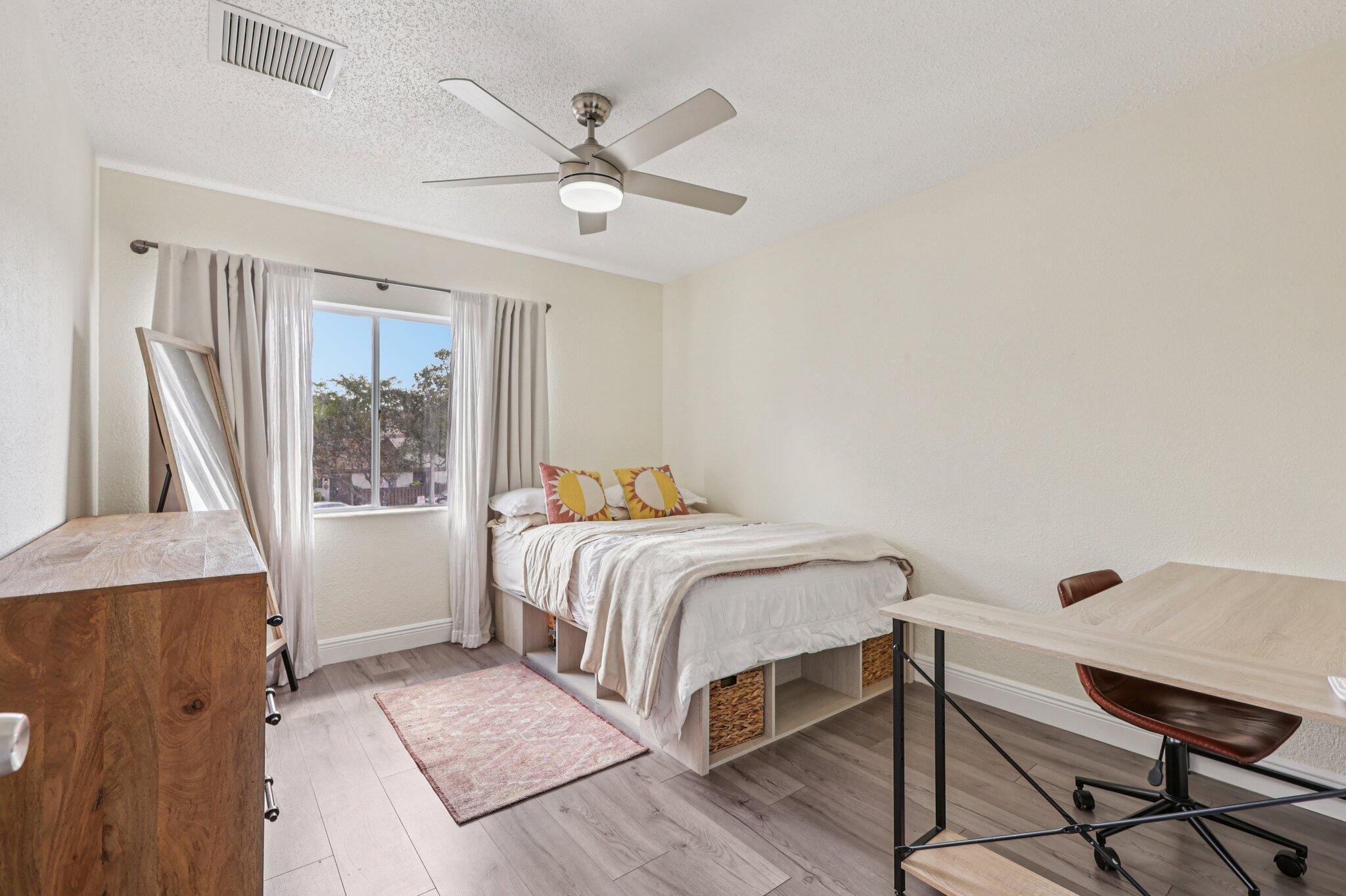 COUNTRY SQUIRE TOWNHOMES CONDO 7 - Residential