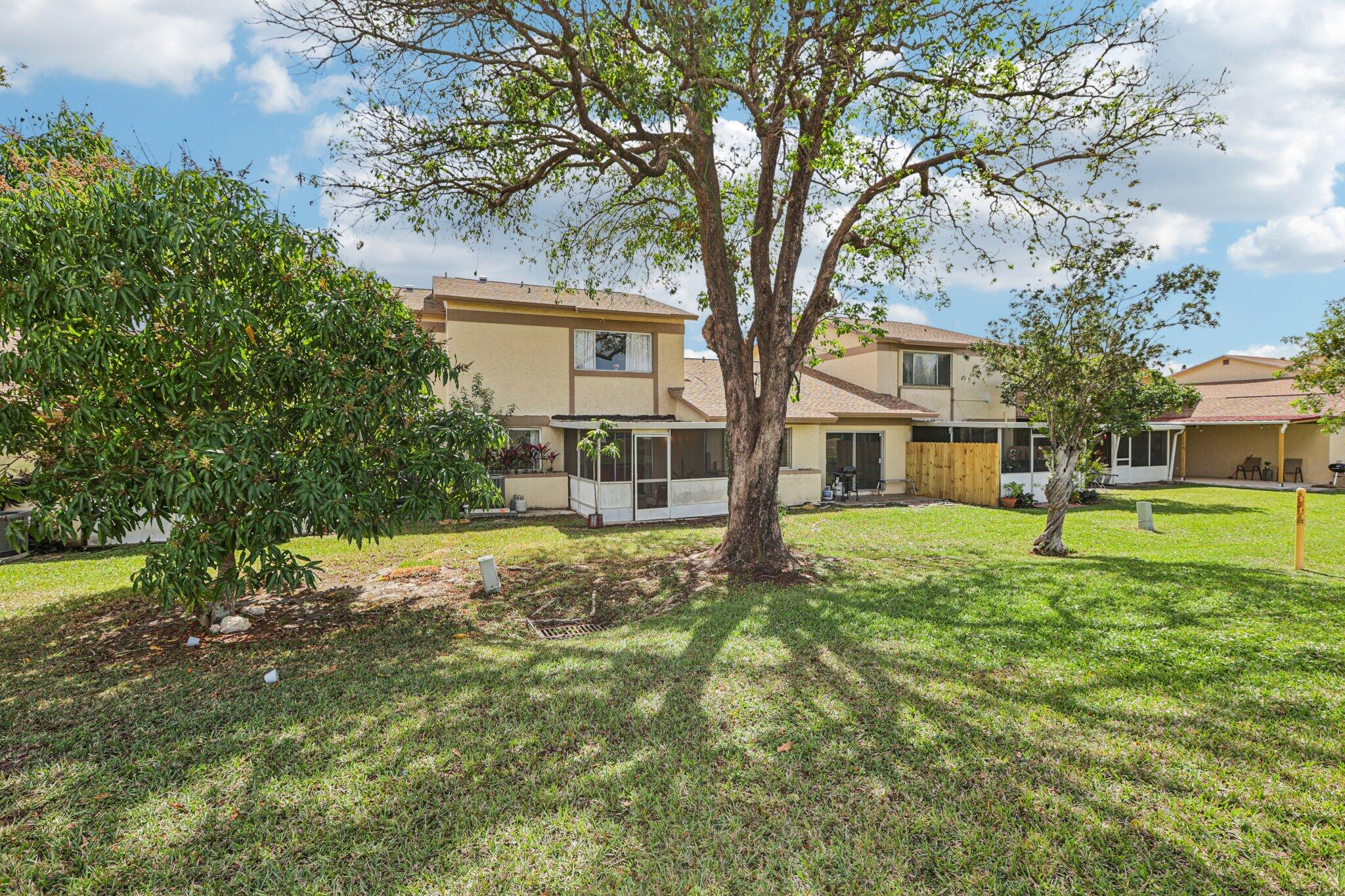 COUNTRY SQUIRE TOWNHOMES CONDO 7 - Residential