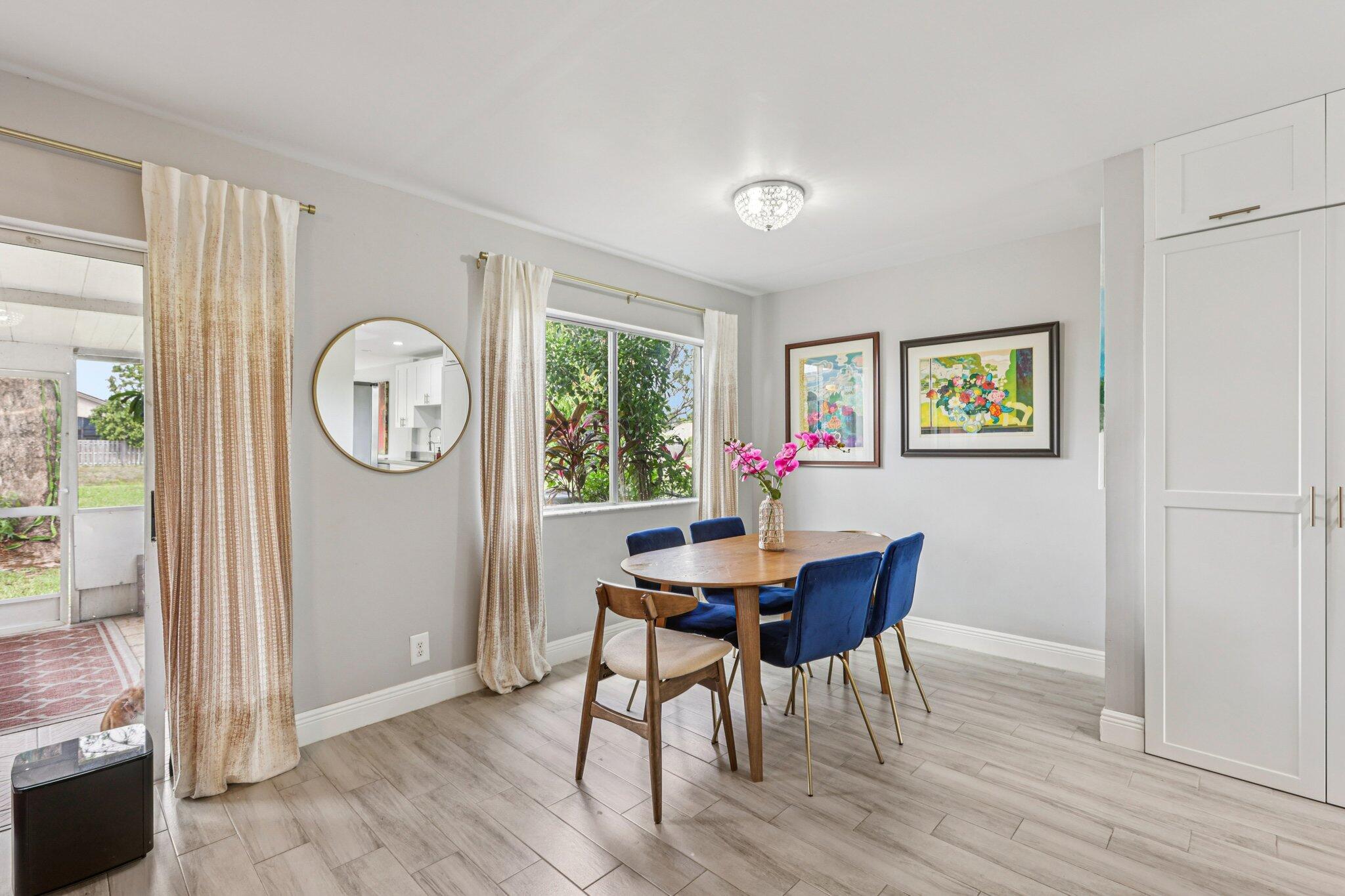 COUNTRY SQUIRE TOWNHOMES CONDO 7 - Residential