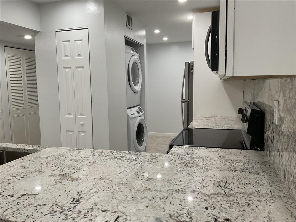 6800 Cypress Rd 208