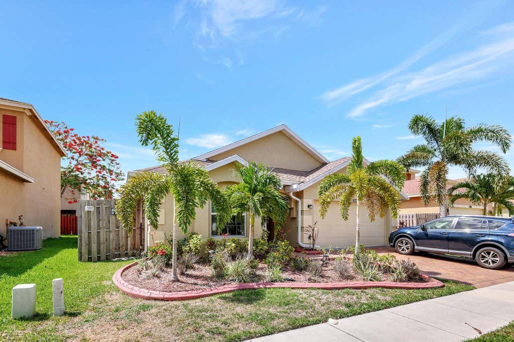Photo of 9331 Breakers Row, Fort Pierce, FL 34945 (MLS # R10993928)