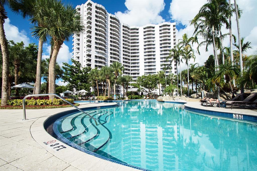 PARC CENTRAL AVENTURA EAST CONDO - Residential