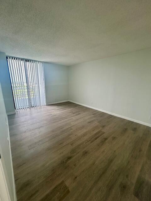 PARC CENTRAL AVENTURA EAST CONDO - Residential