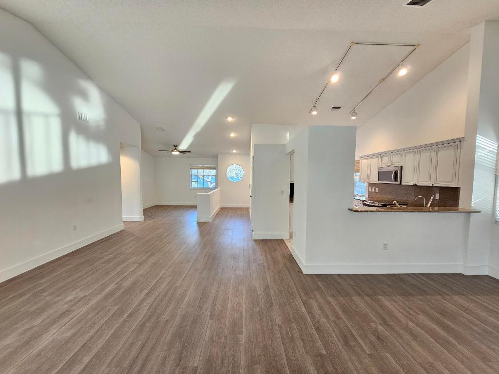 9637 Shadybrook Drive 201