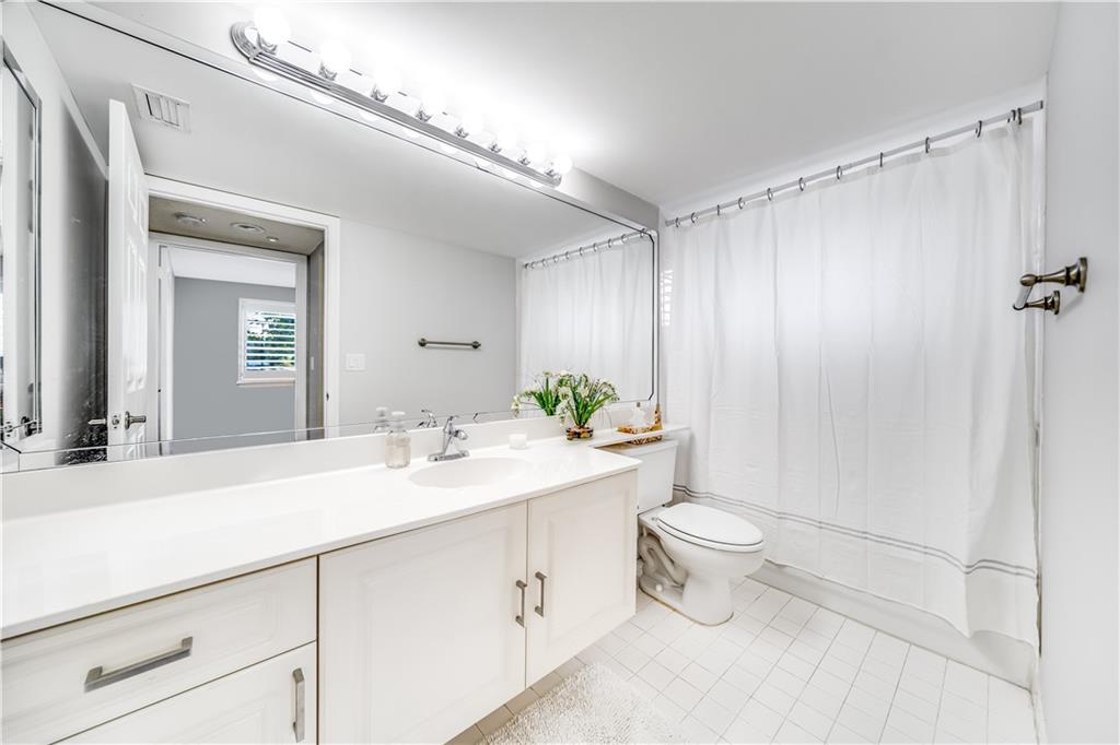 KINGS POINT - Residential