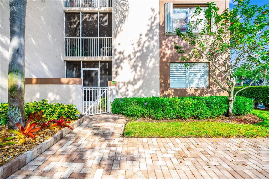 KINGS POINT - Residential