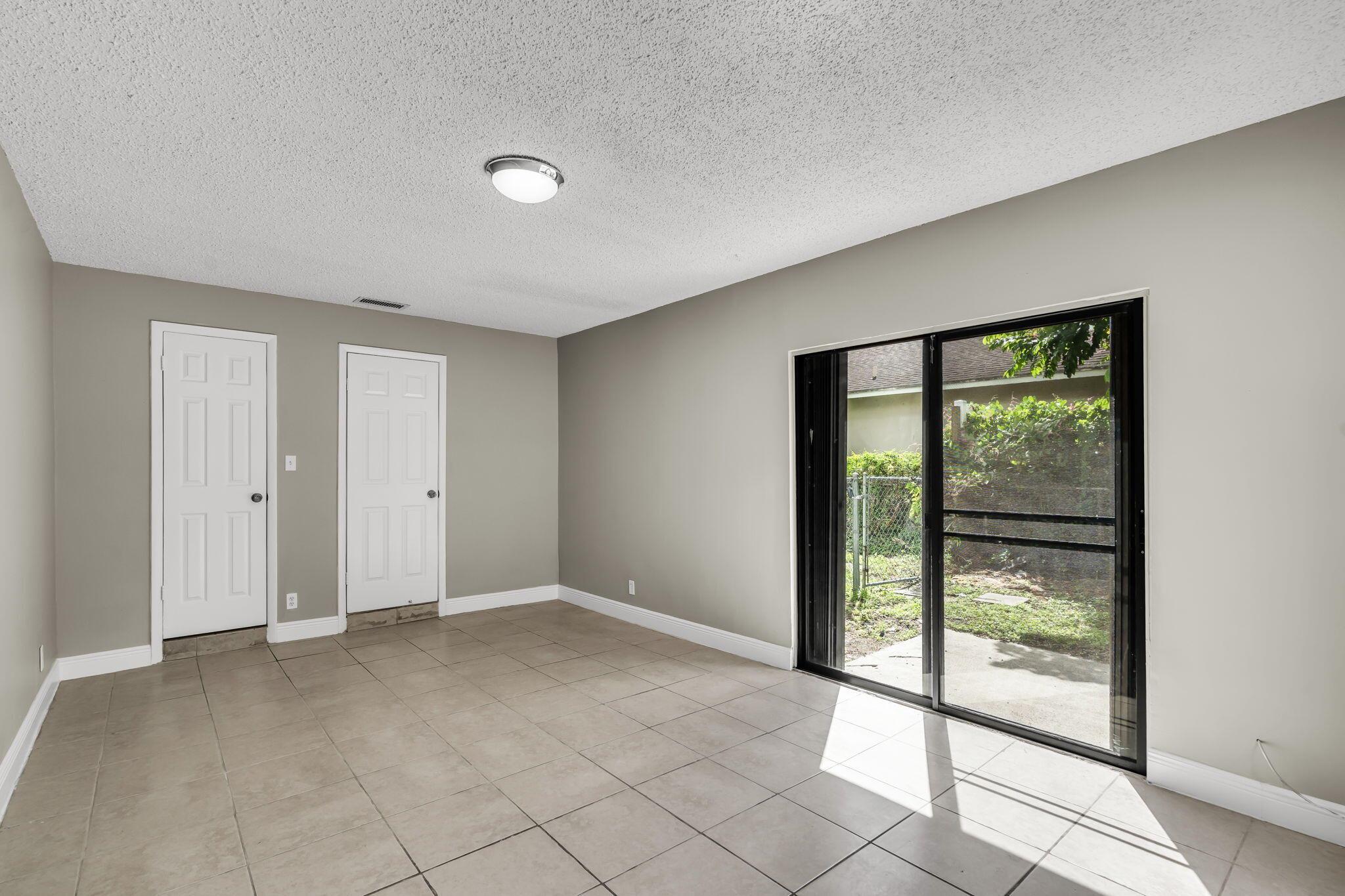GREENACRES 2 - Residential