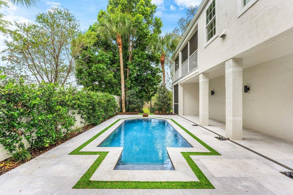 Photo of 11847 Pebblewood Drive, Wellington, FL 33414 (MLS # B26010389)