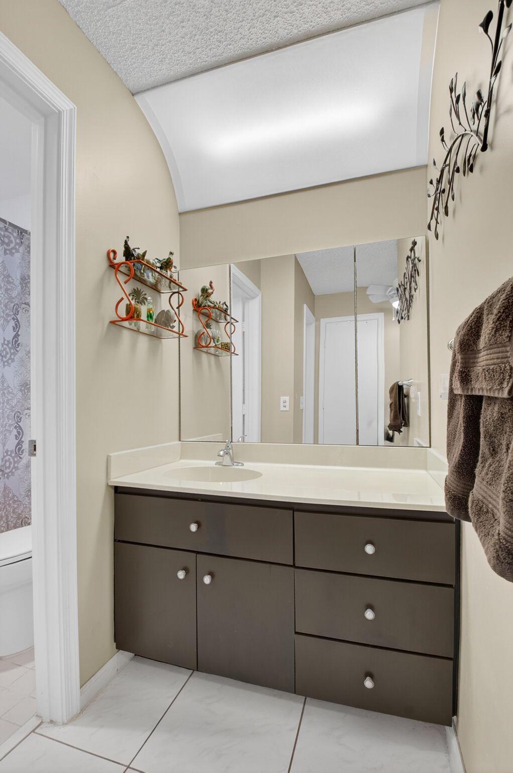 BENT TREE VILLAS EAST CON - Residential