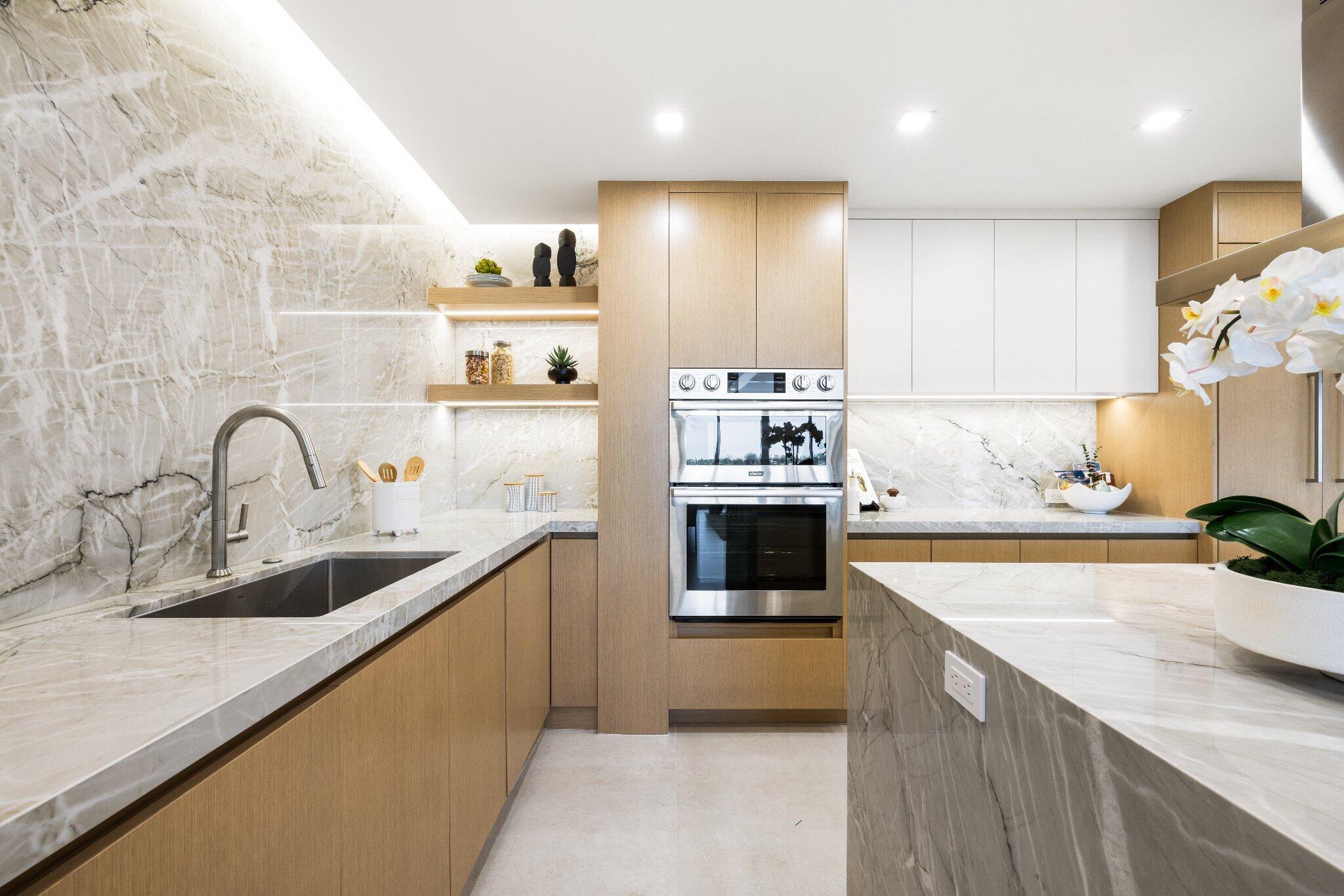 2784 S OCEAN 502E