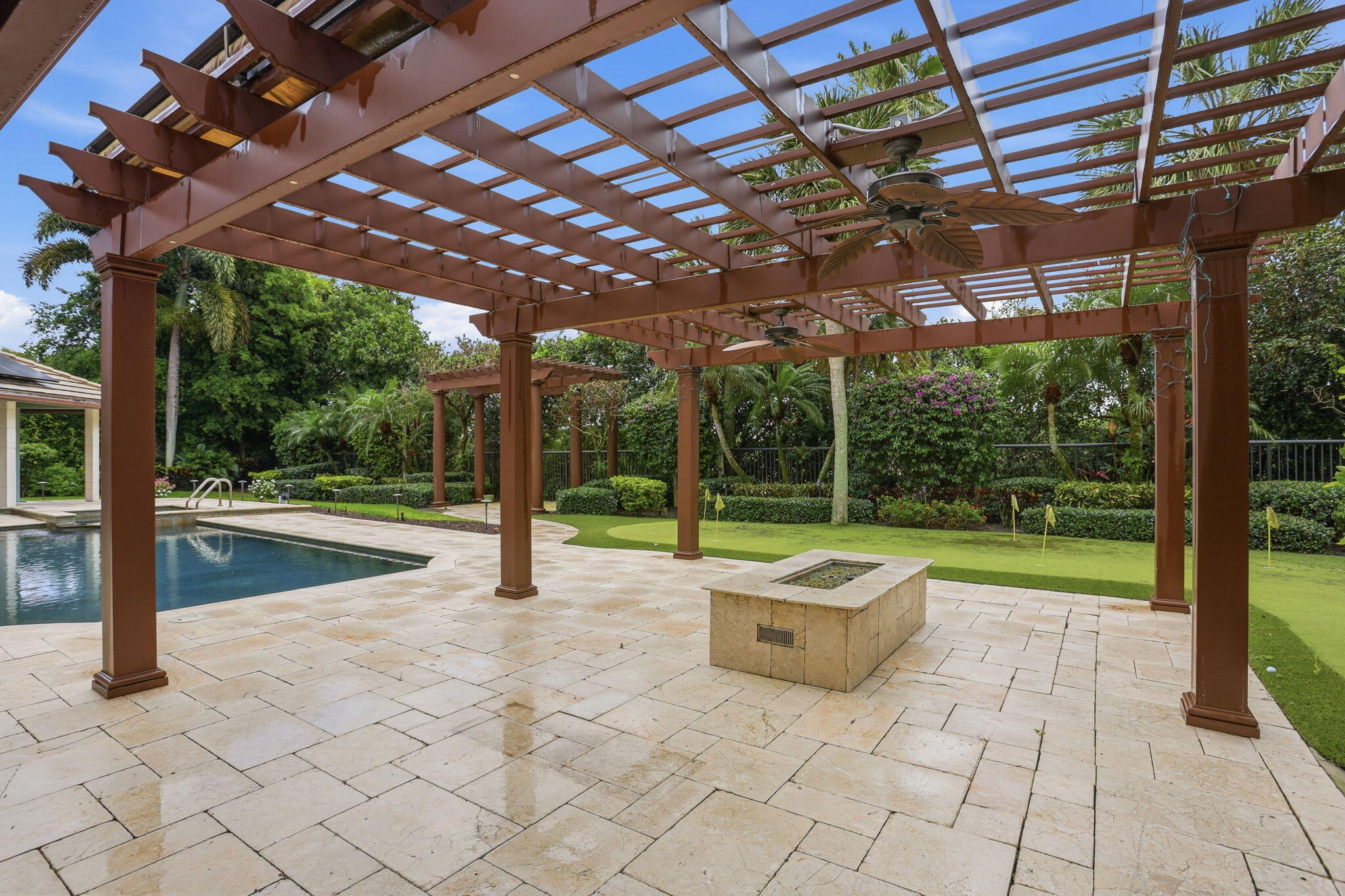 PINE TREE GOLF CLUB - Residential