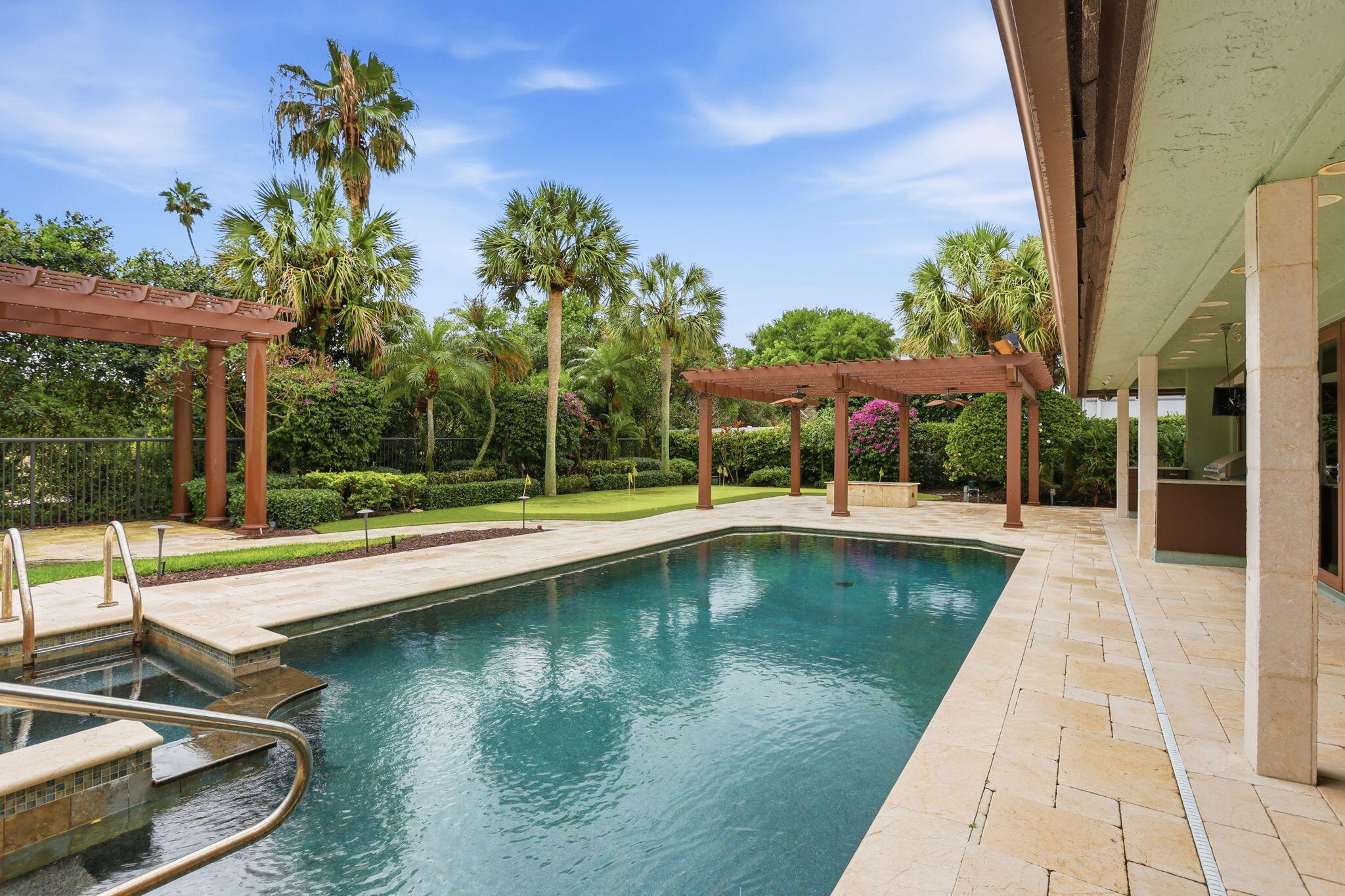 PINE TREE GOLF CLUB - Residential