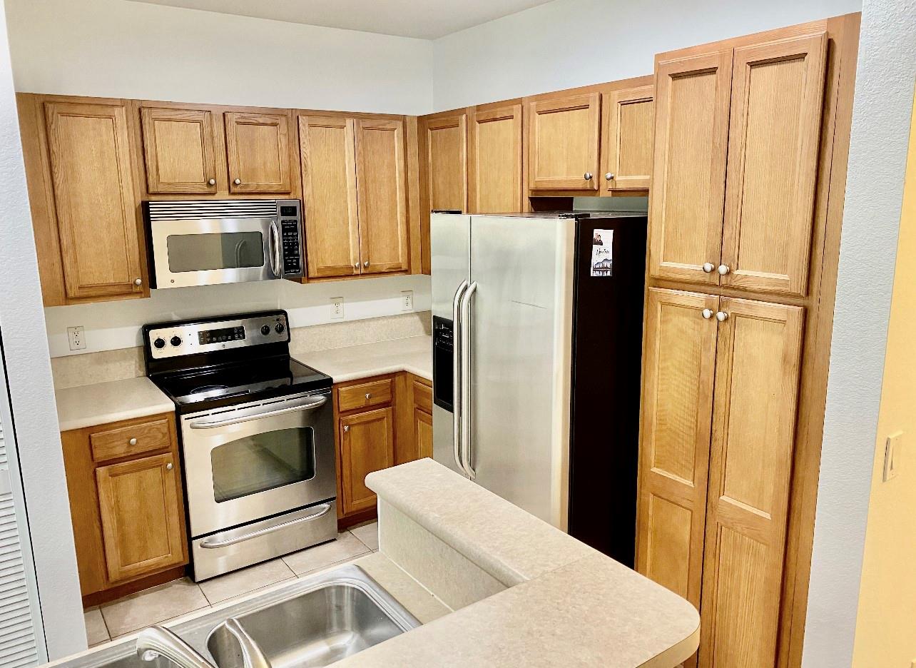 WOODLAND LAKES 71-18 BPOR - Residential Lease