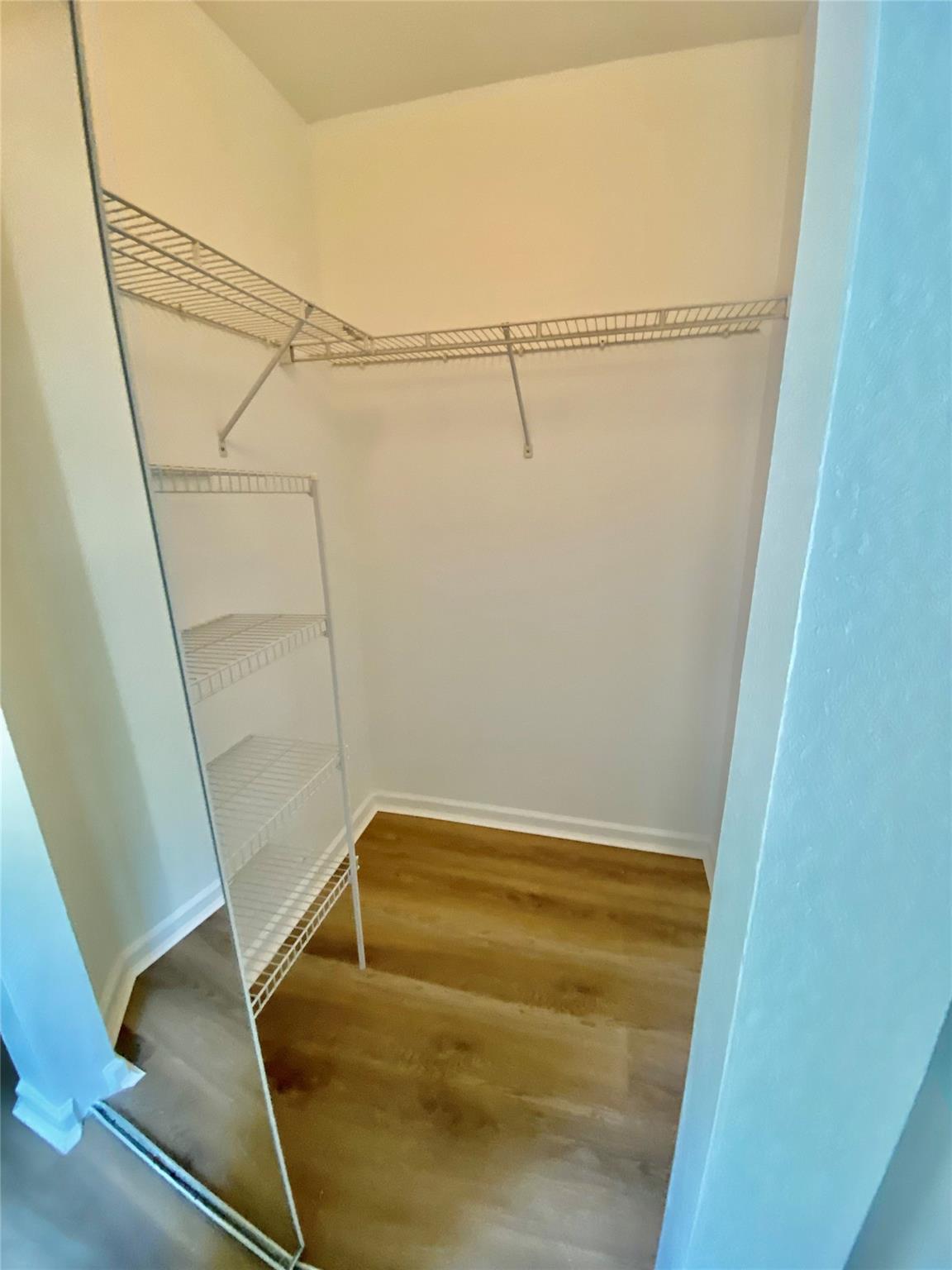 WOODLAND LAKES 71-18 BPOR - Residential Lease