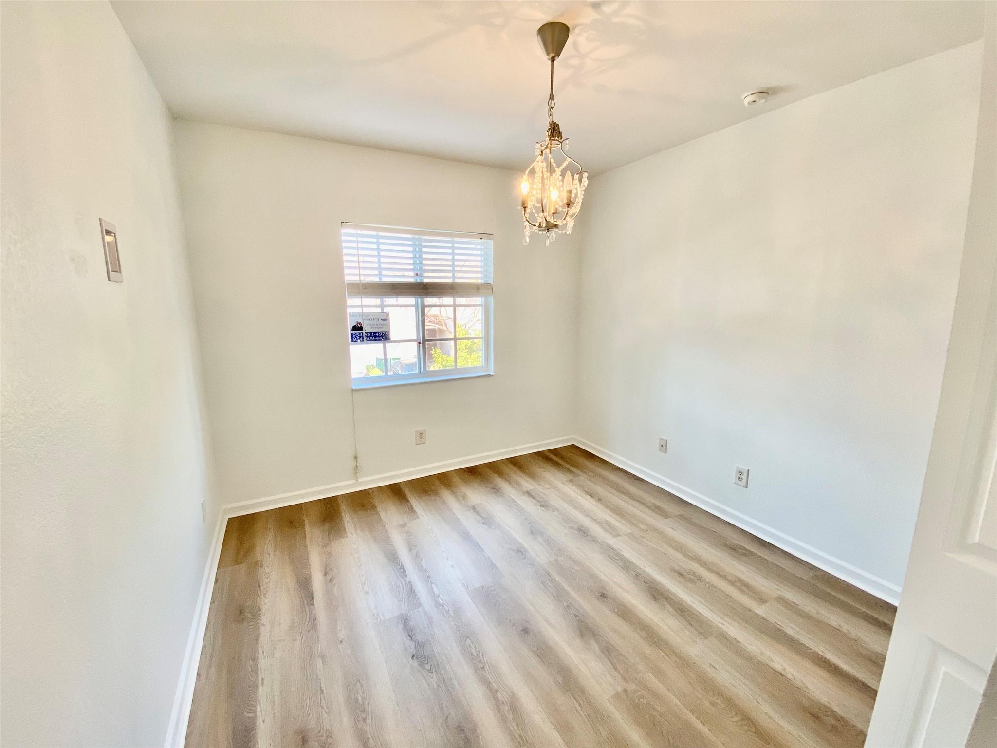 WOODLAND LAKES 71-18 BPOR - Residential Lease