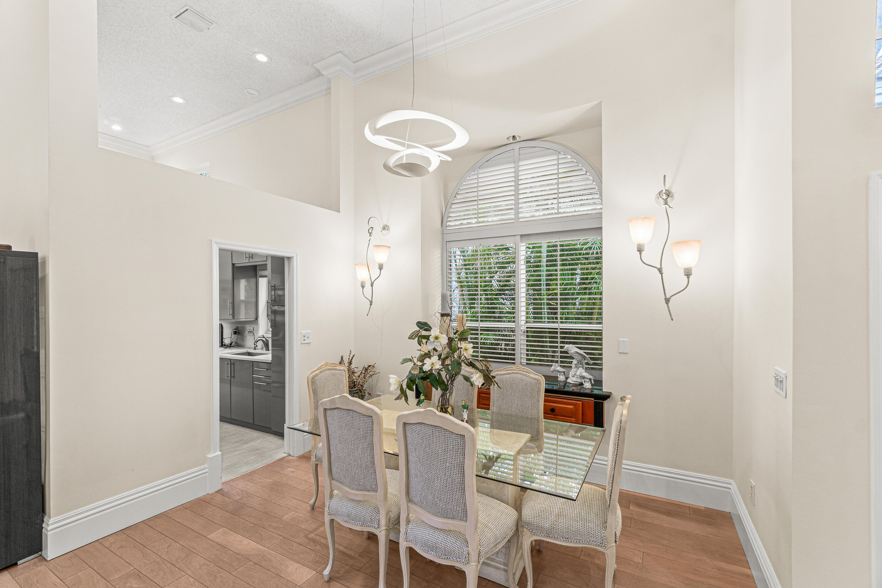 5246 Windsor Parke Drive