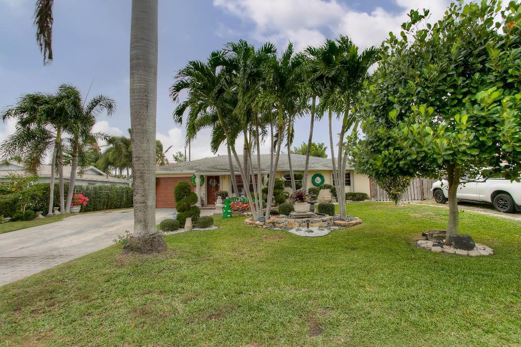 Photo of 697 Mallard Drive, Delray Beach, FL 33444 (MLS # R10944761)