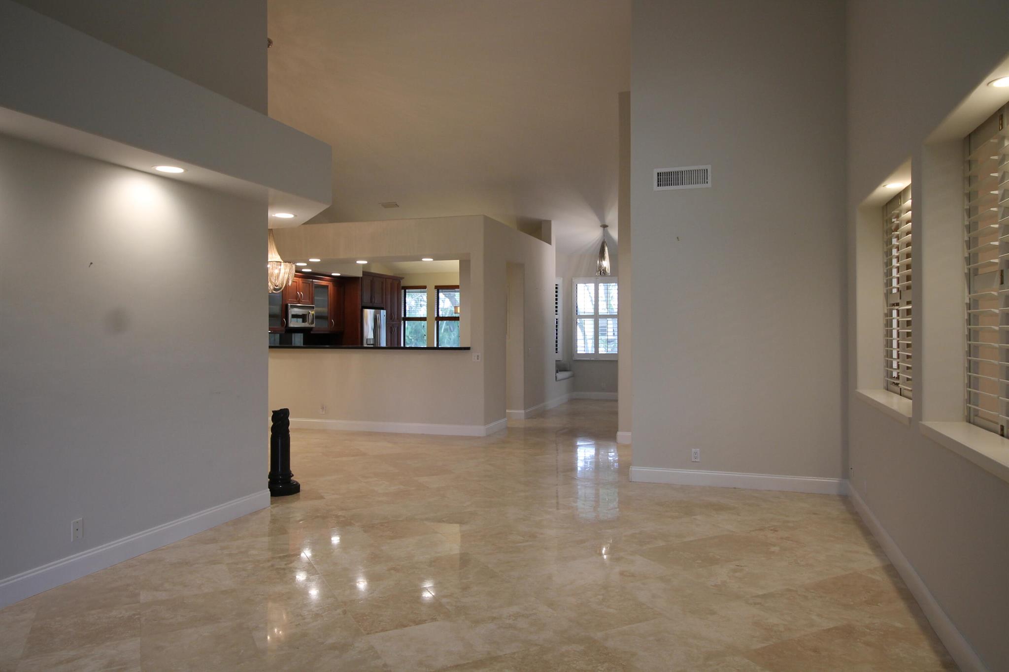 ASHBOURNE / POLO CLUB - Residential