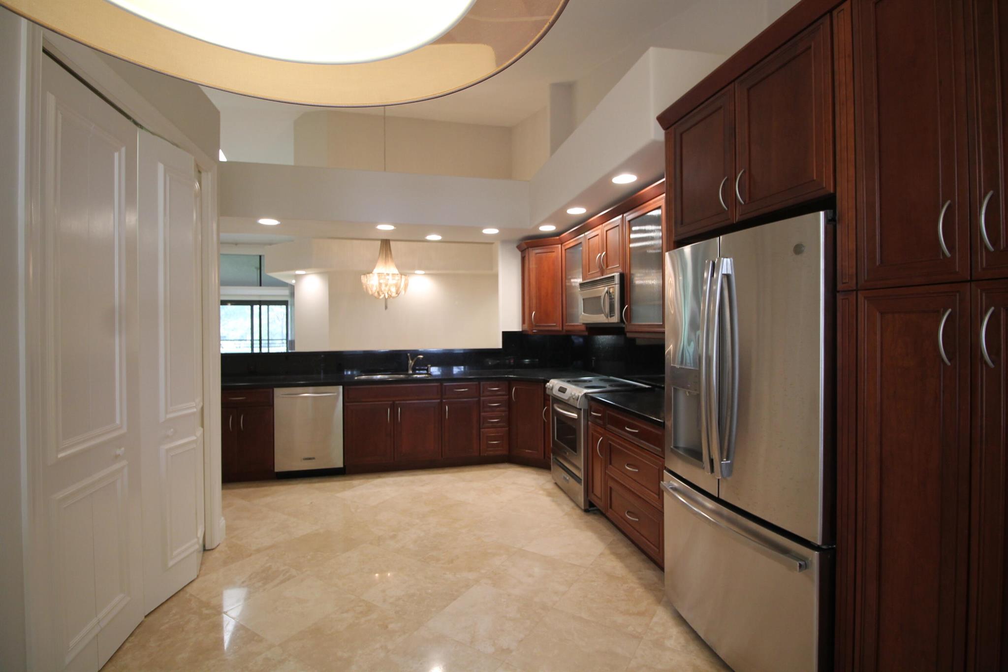 ASHBOURNE / POLO CLUB - Residential