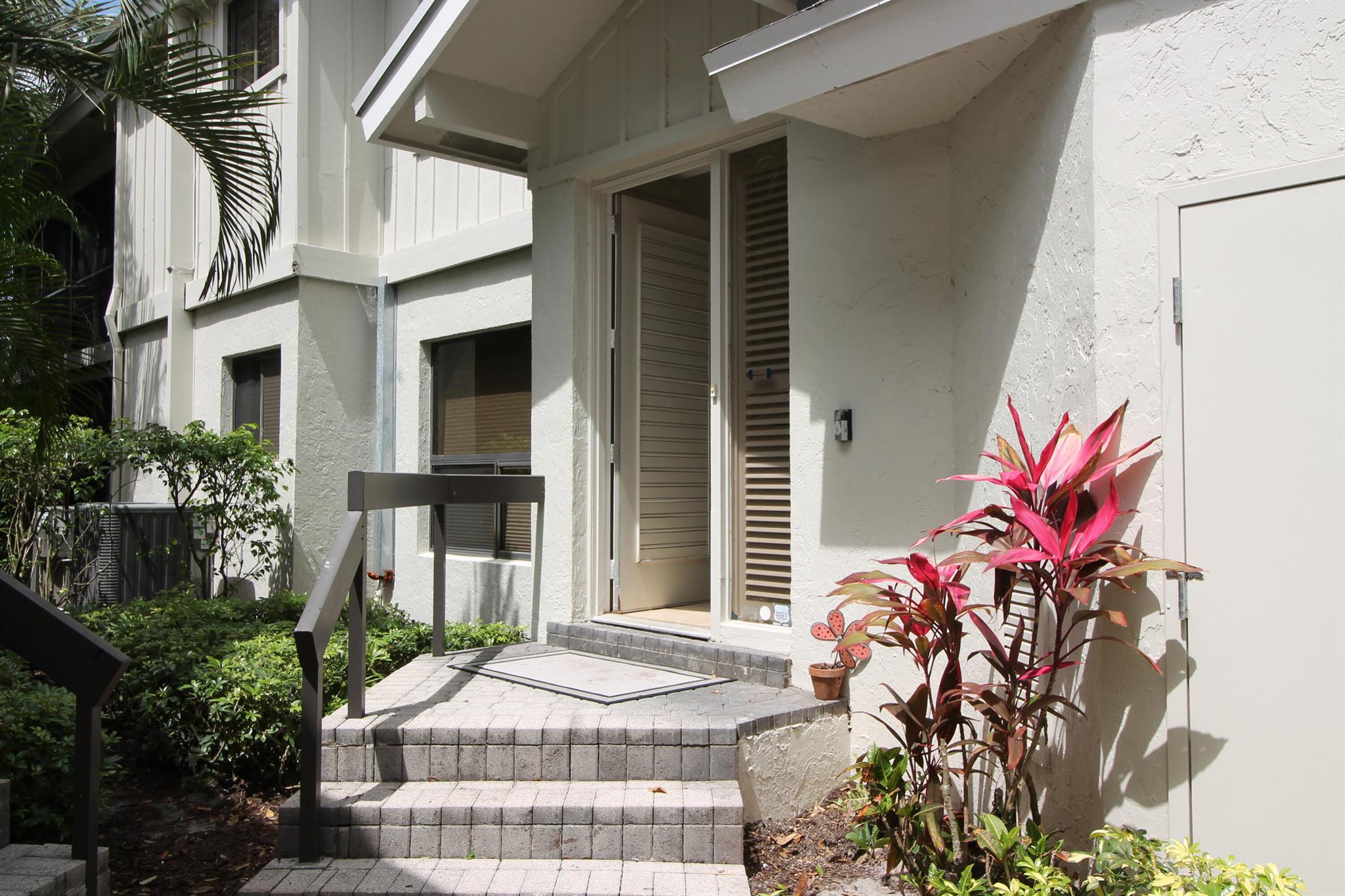 ASHBOURNE / POLO CLUB - Residential