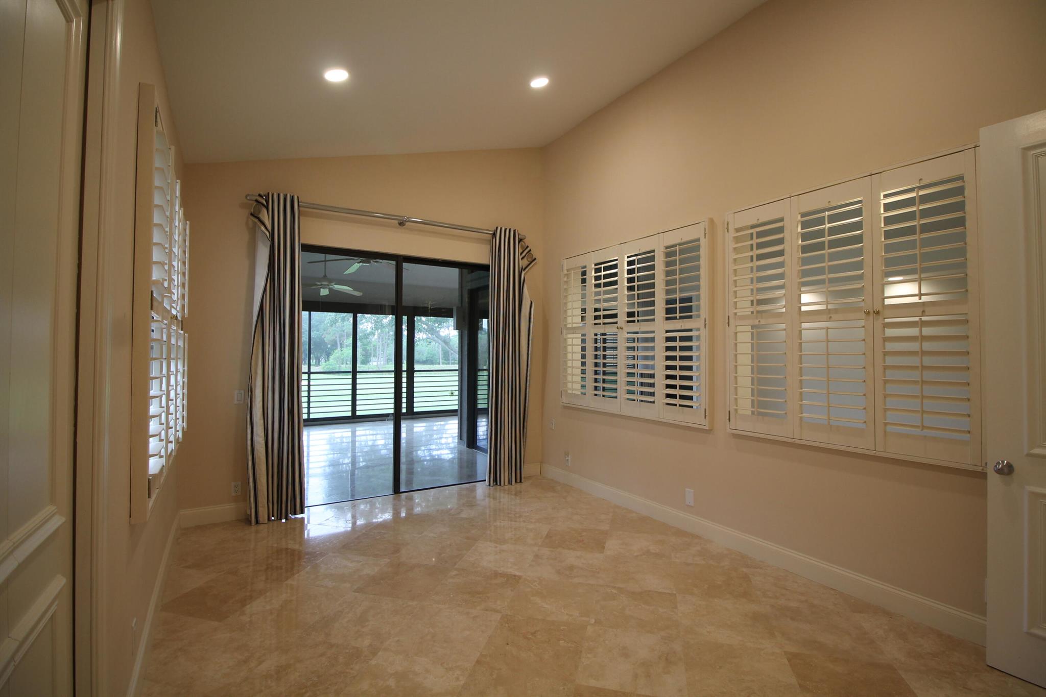 ASHBOURNE / POLO CLUB - Residential