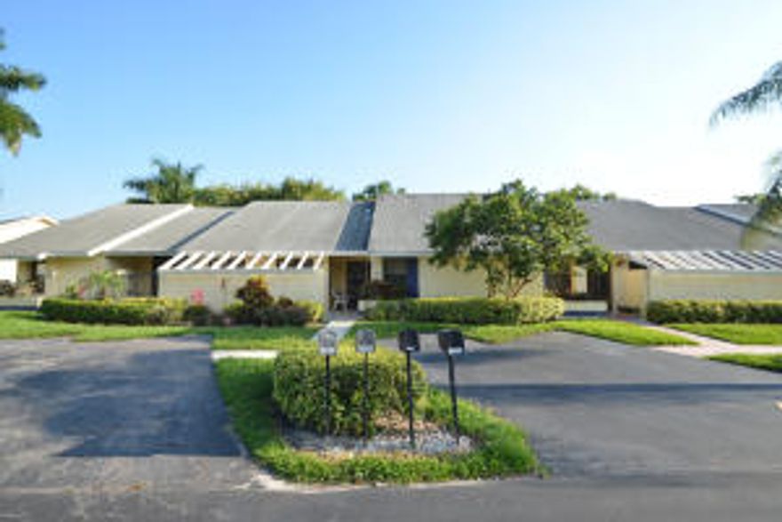 Great townhouse with 2 bedrooms and 2 full baths. Large 1,395 sq. ft floor plan featuring a spacious tiled living area with wood laminate in the bedrooms, a pass thru from the kitchen, an enclosed patio with garden view,  and a community pool. Waterberry is gated friendly 55+ community.  A MUST SEE!