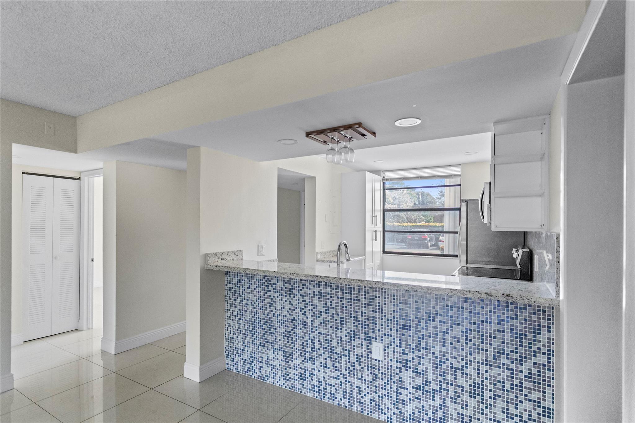 Condo 19 Of Whitehall Con - Residential Lease