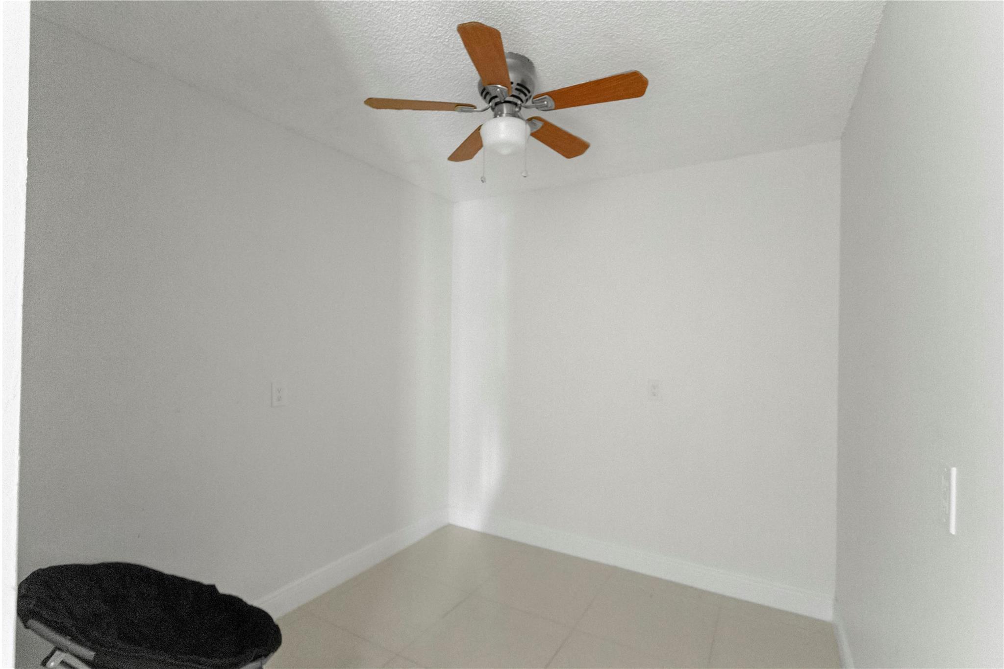 Condo 19 Of Whitehall Con - Residential Lease