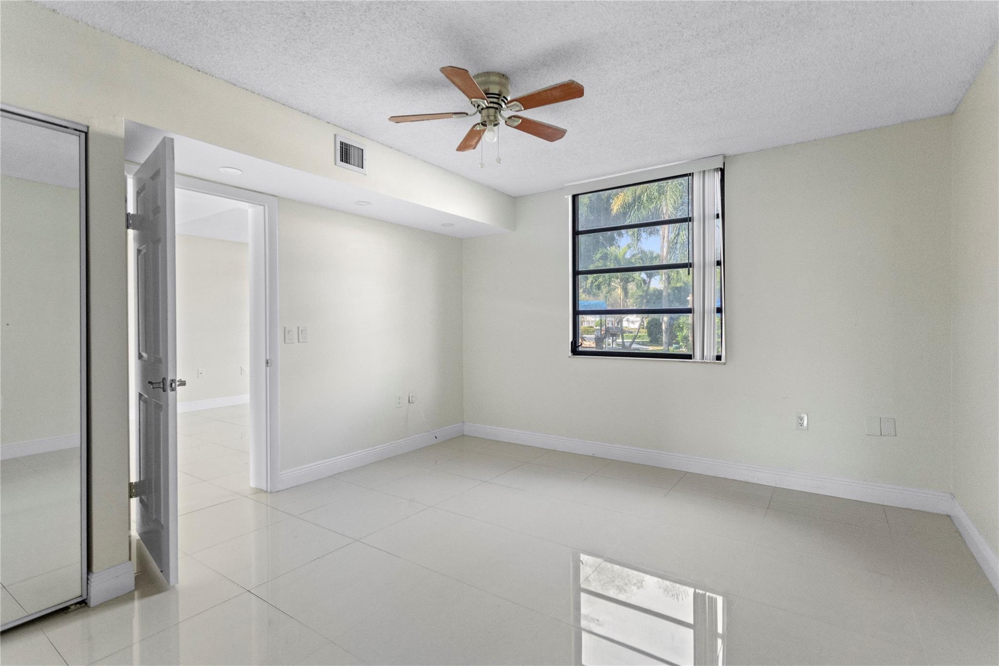 Condo 19 Of Whitehall Con - Residential Lease