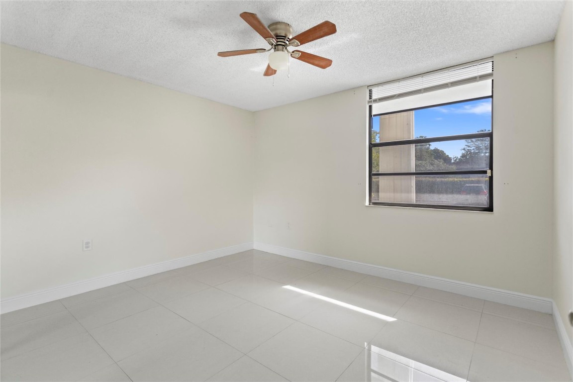 Condo 19 Of Whitehall Con - Residential Lease