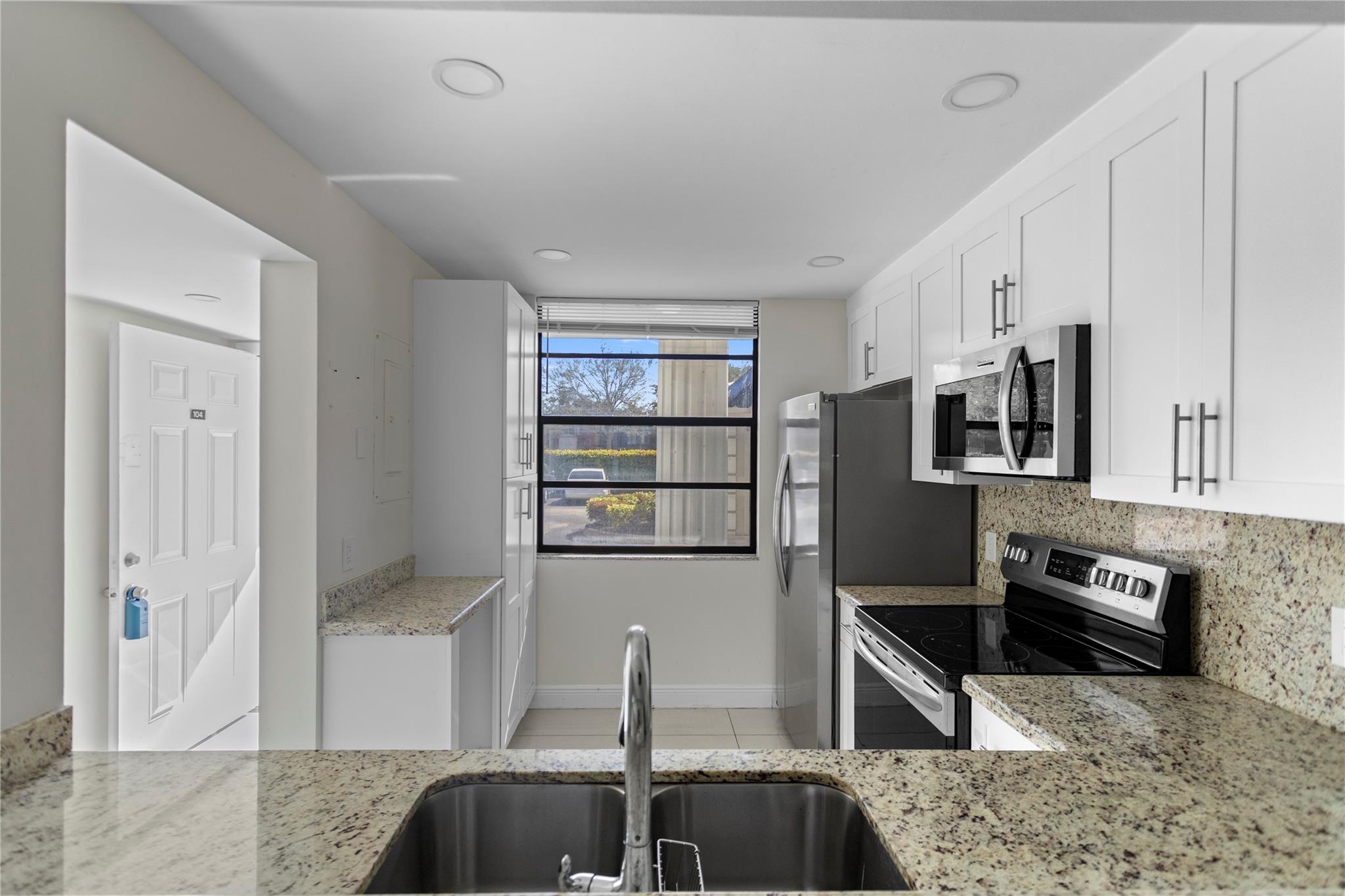 Condo 19 Of Whitehall Con - Residential Lease