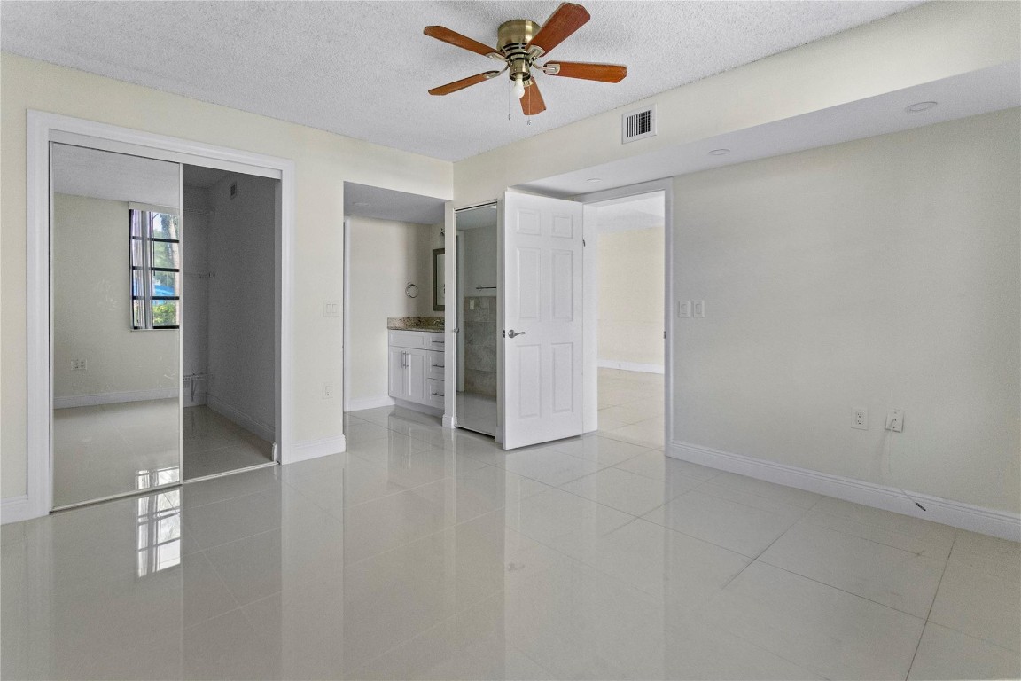 Condo 19 Of Whitehall Con - Residential Lease