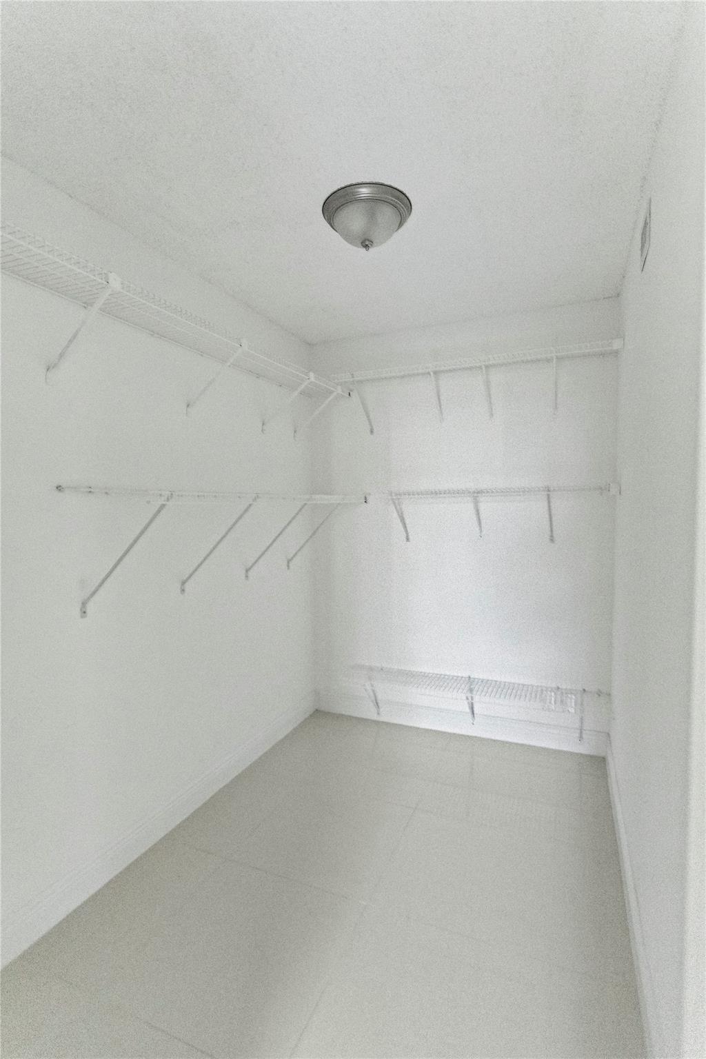 Condo 19 Of Whitehall Con - Residential Lease