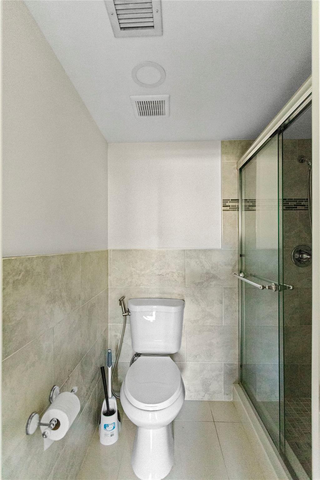 Condo 19 Of Whitehall Con - Residential Lease