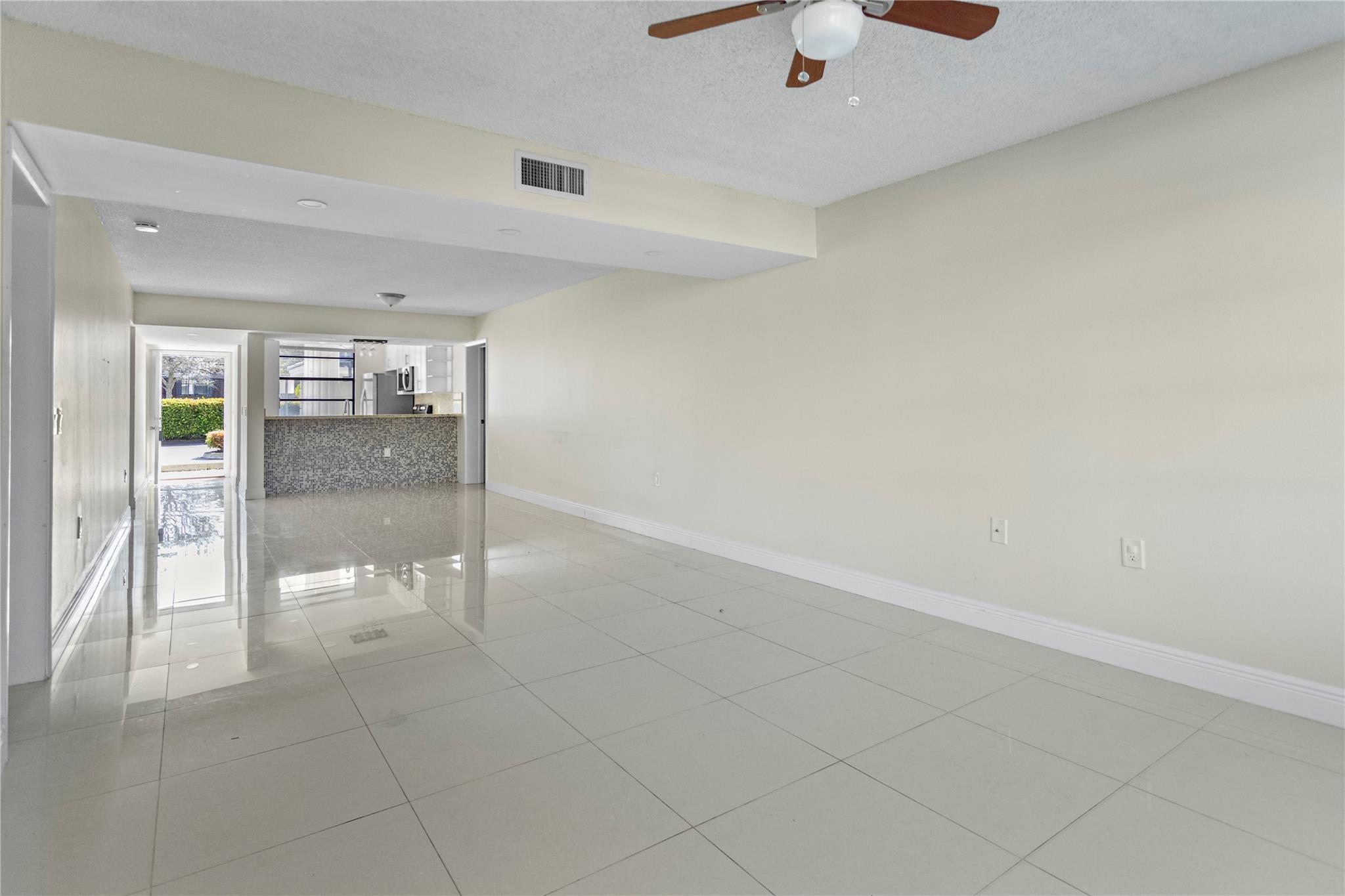 Condo 19 Of Whitehall Con - Residential Lease