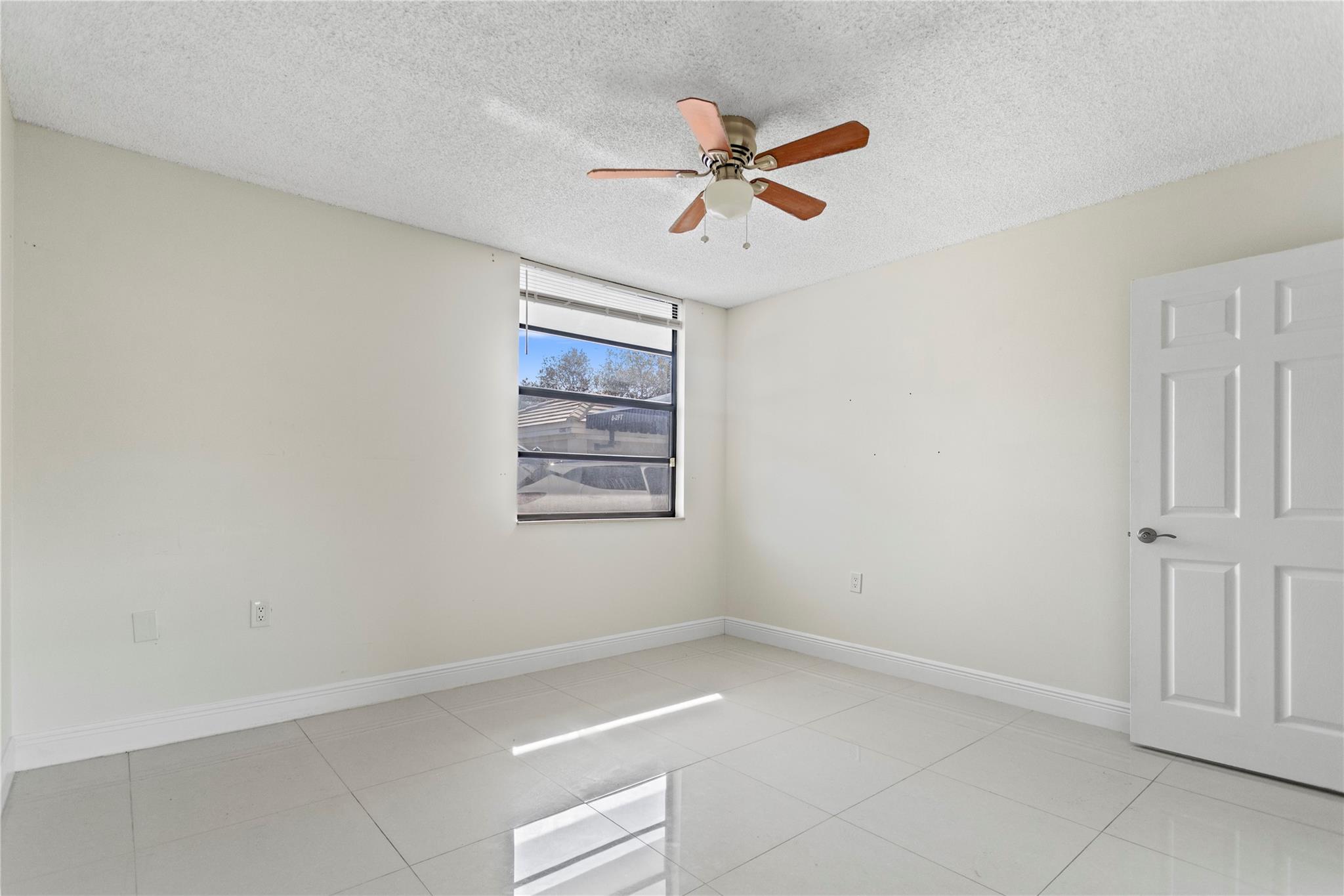 Condo 19 Of Whitehall Con - Residential Lease