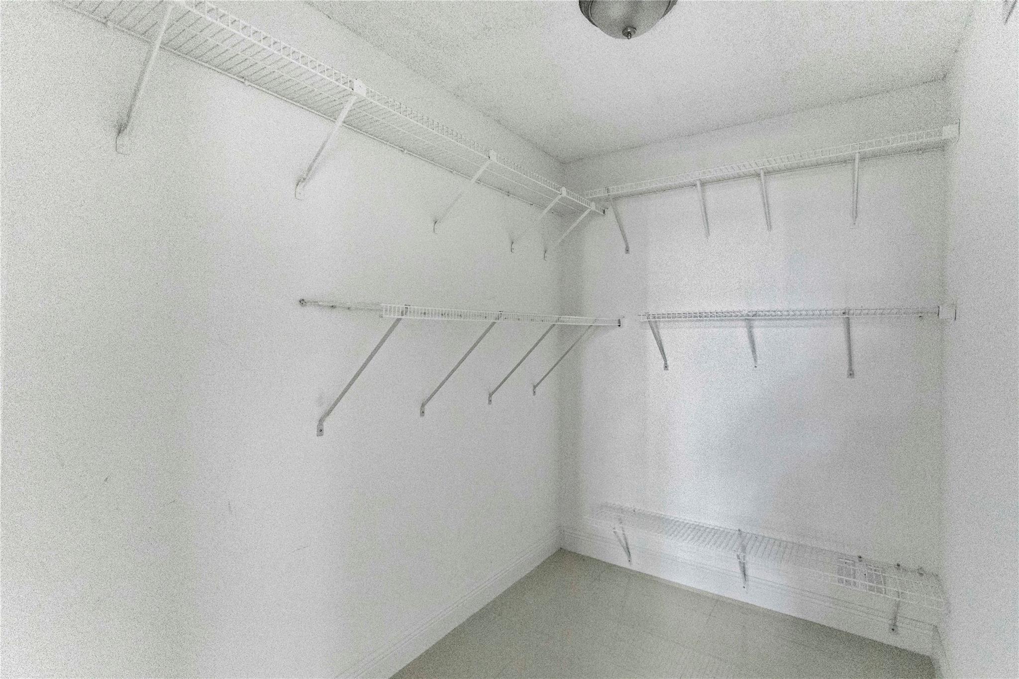 Condo 19 Of Whitehall Con - Residential Lease