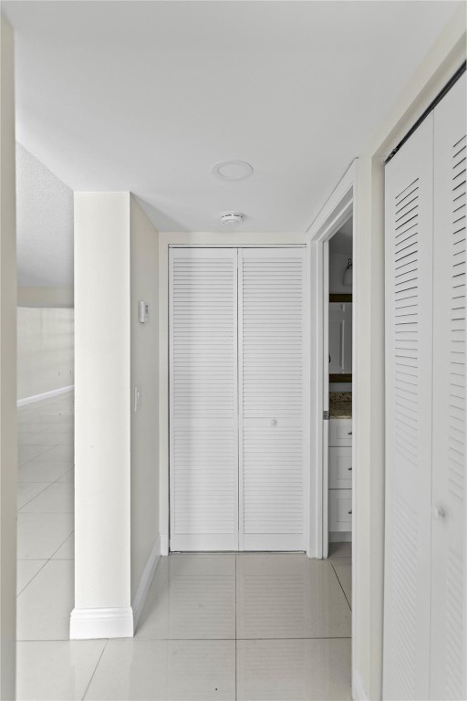 Condo 19 Of Whitehall Con - Residential Lease