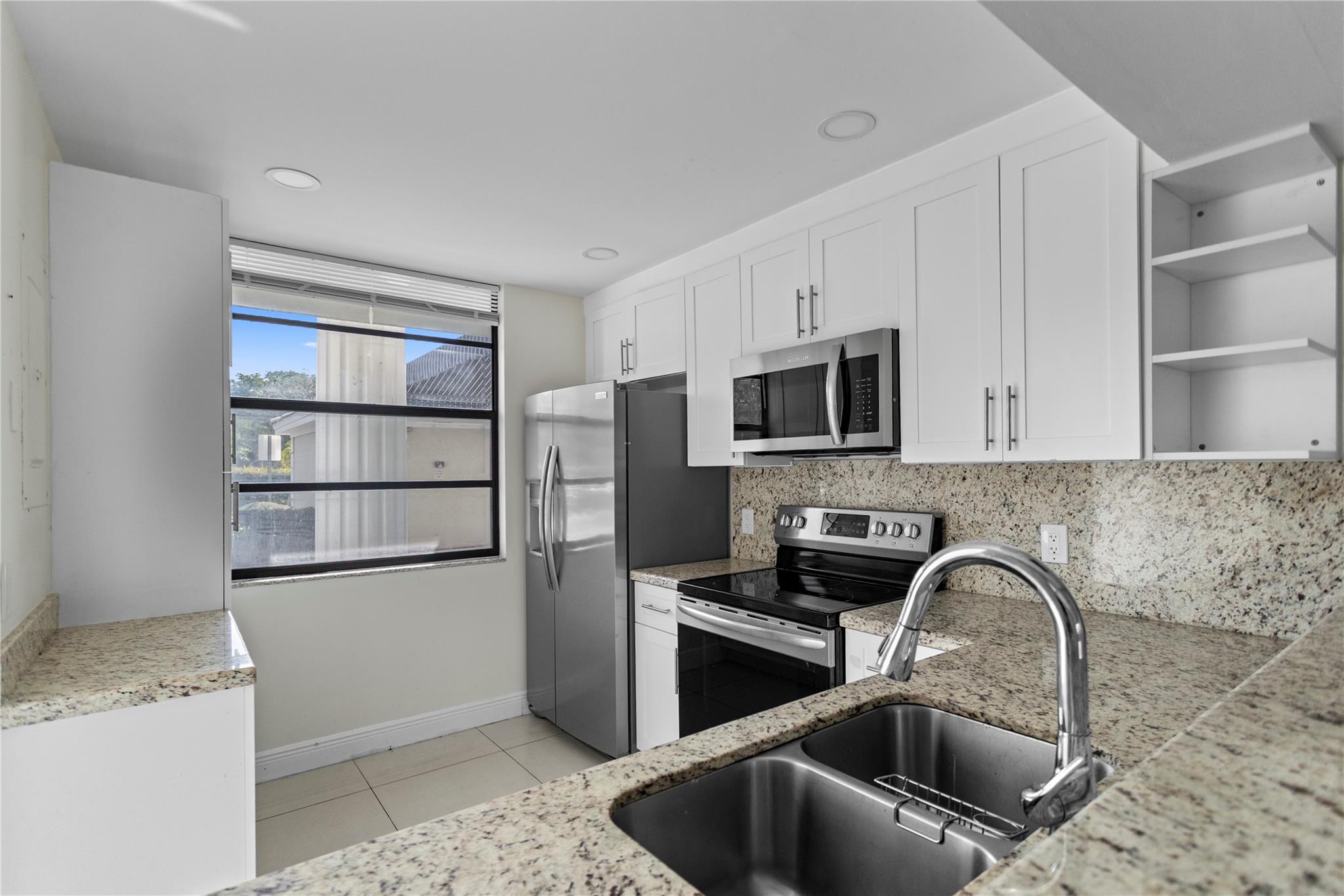 Condo 19 Of Whitehall Con - Residential Lease