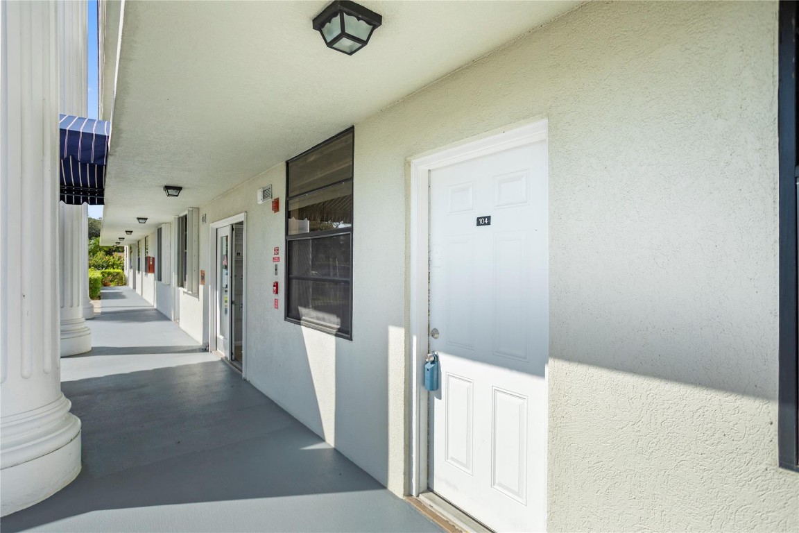 Condo 19 Of Whitehall Con - Residential Lease