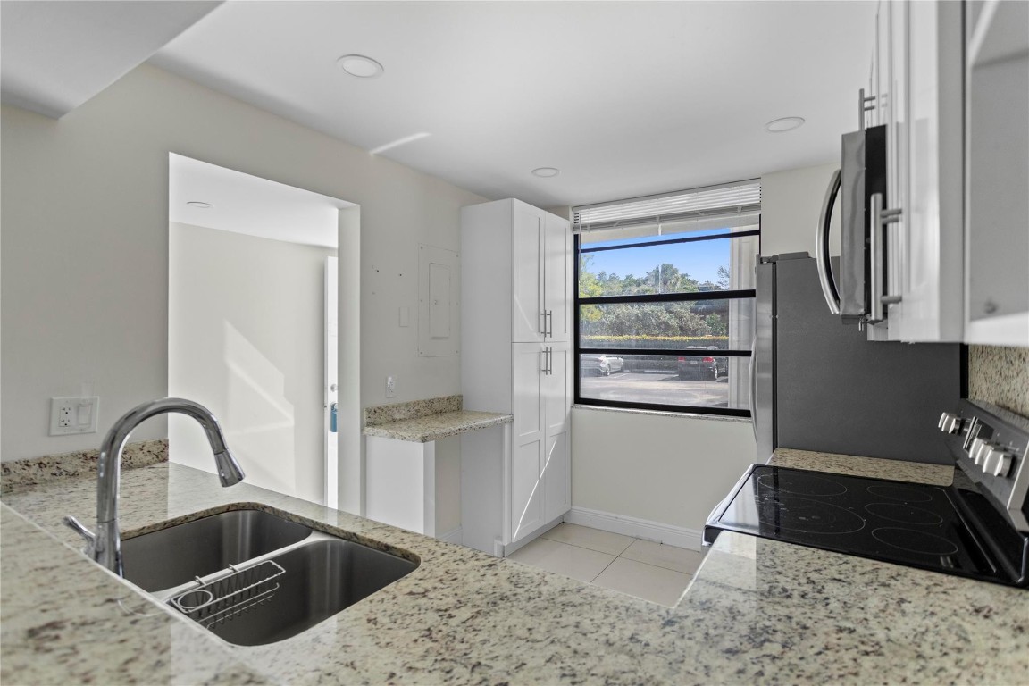 Condo 19 Of Whitehall Con - Residential Lease