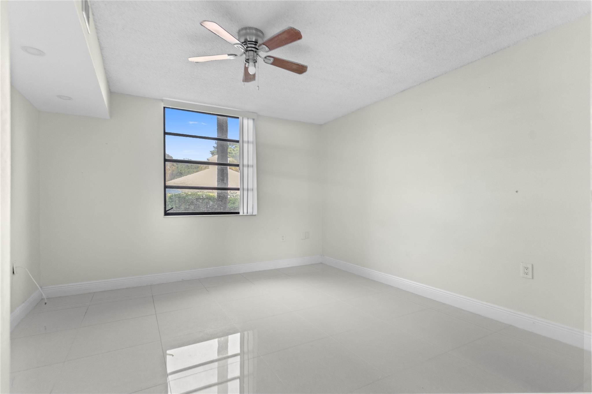 Condo 19 Of Whitehall Con - Residential Lease